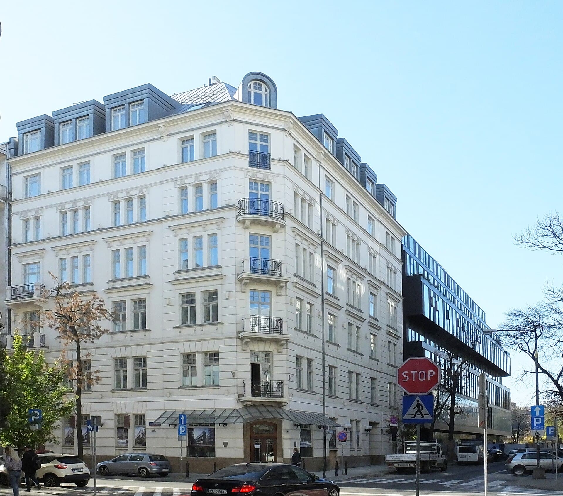 Nobu Hotel Warsaw (via Wikimedia Commons, CC BY-SA 4.0)