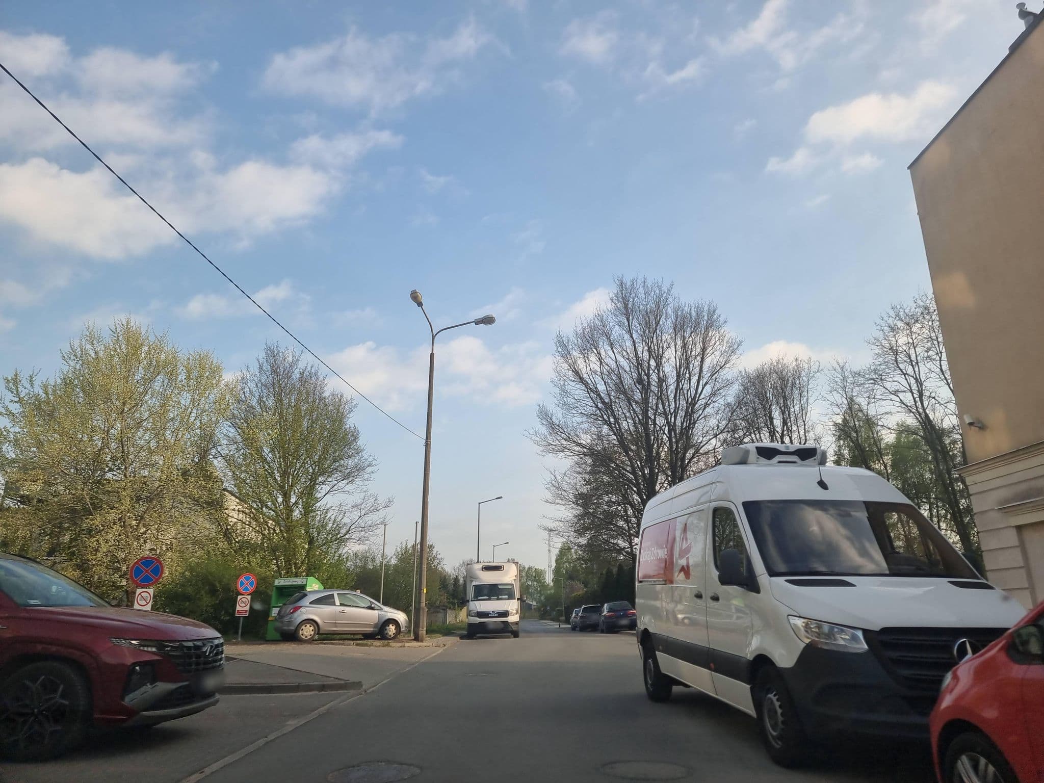 Street view near Hotel *** i Restauracja San Remo, Zgierz — © Maksymilian (CC BY-SA · Mapillary)