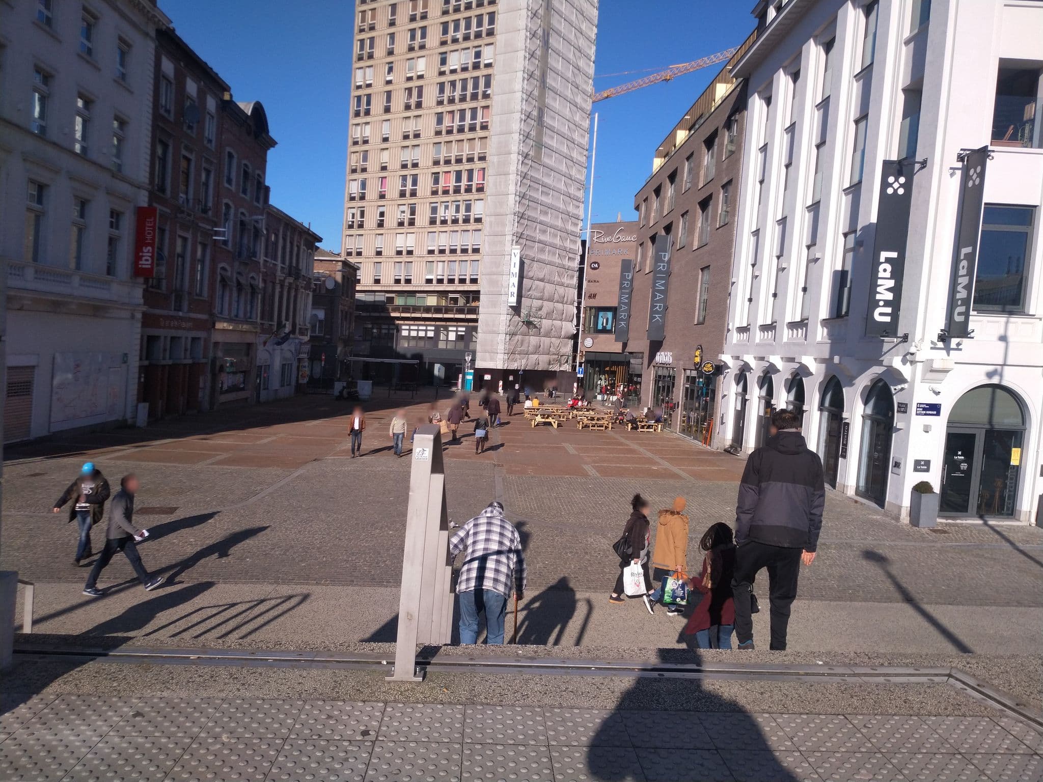 Street view near Ibis, Charleroi — © pablopita (CC BY-SA · Mapillary)