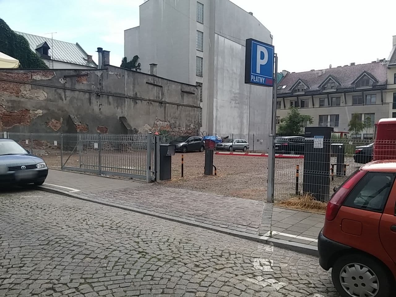 Street view near Privilege Suites, Kraków — © emeijinaerum (CC BY-SA · Mapillary)