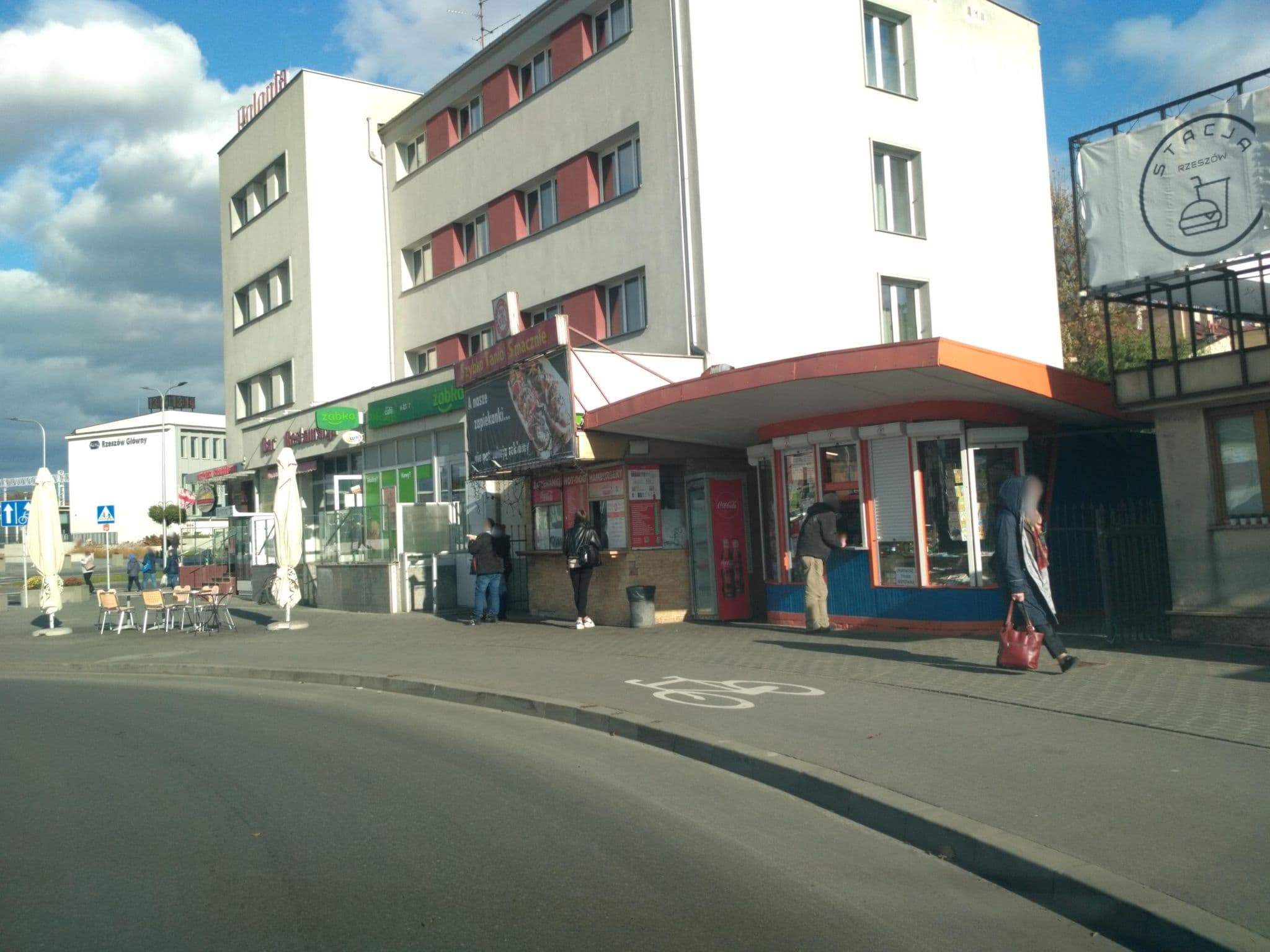 Street view near Hotel Polonia, Rzeszów — © czecko (CC BY-SA · Mapillary)