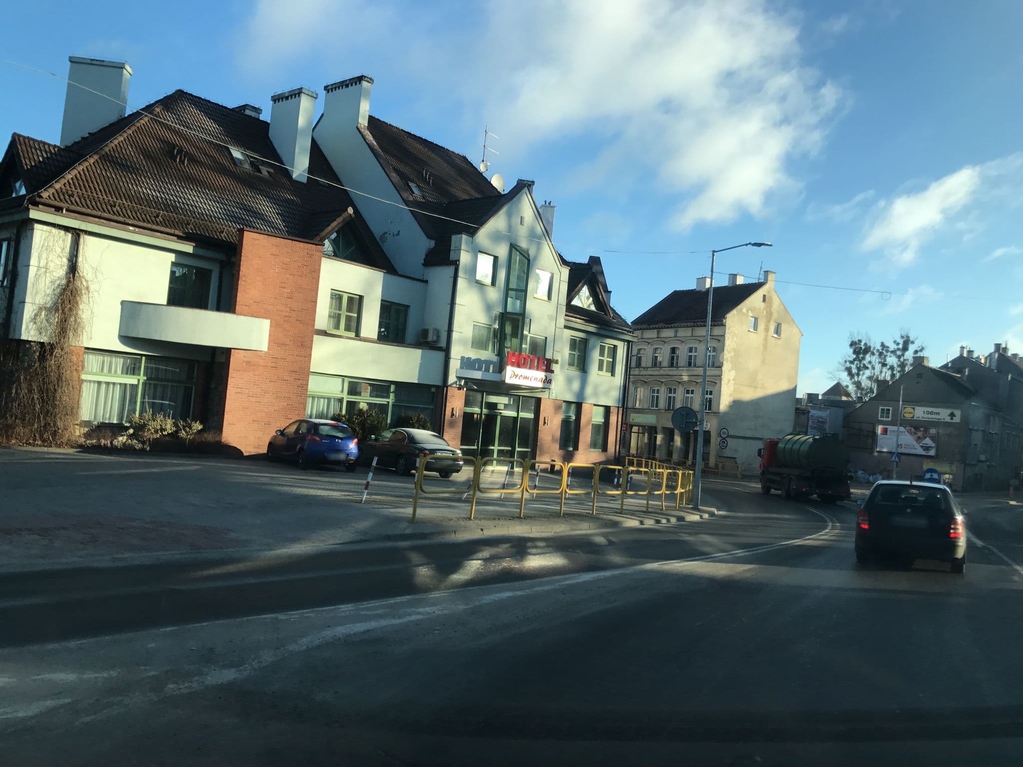 Street view near Hotel Promenada, Ostróda — © fundacja_geolife (CC BY-SA · Mapillary)
