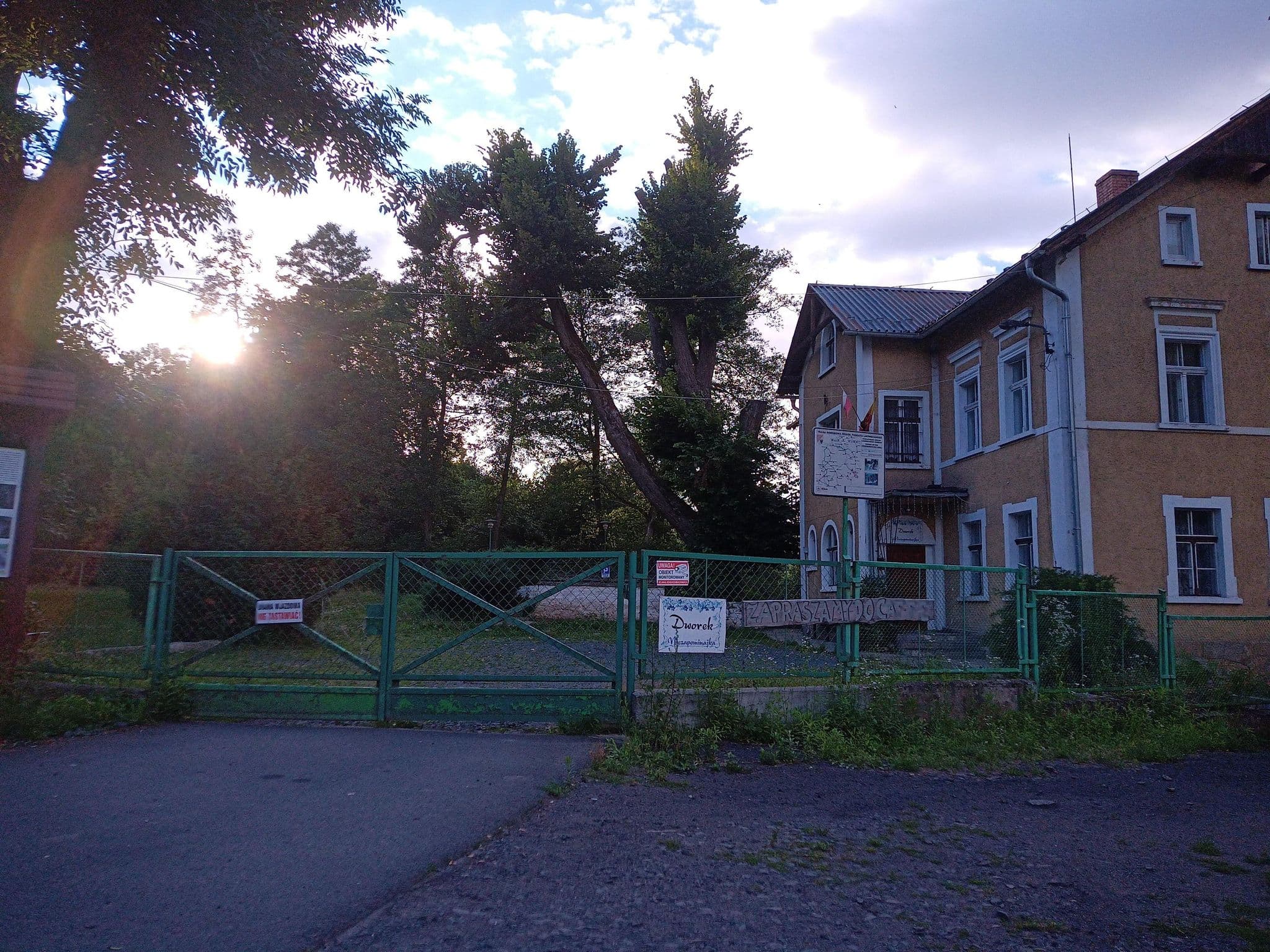 Street view near Schronisko Łupki, Wleń — © enstprock (CC BY-SA · Mapillary)