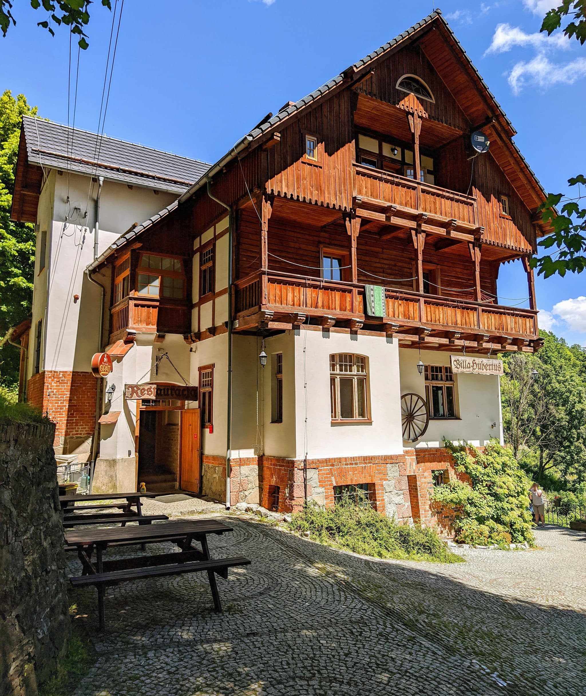 Street view near Villa Hubertus, Stoszowice — © km2bp (CC BY-SA · Mapillary)