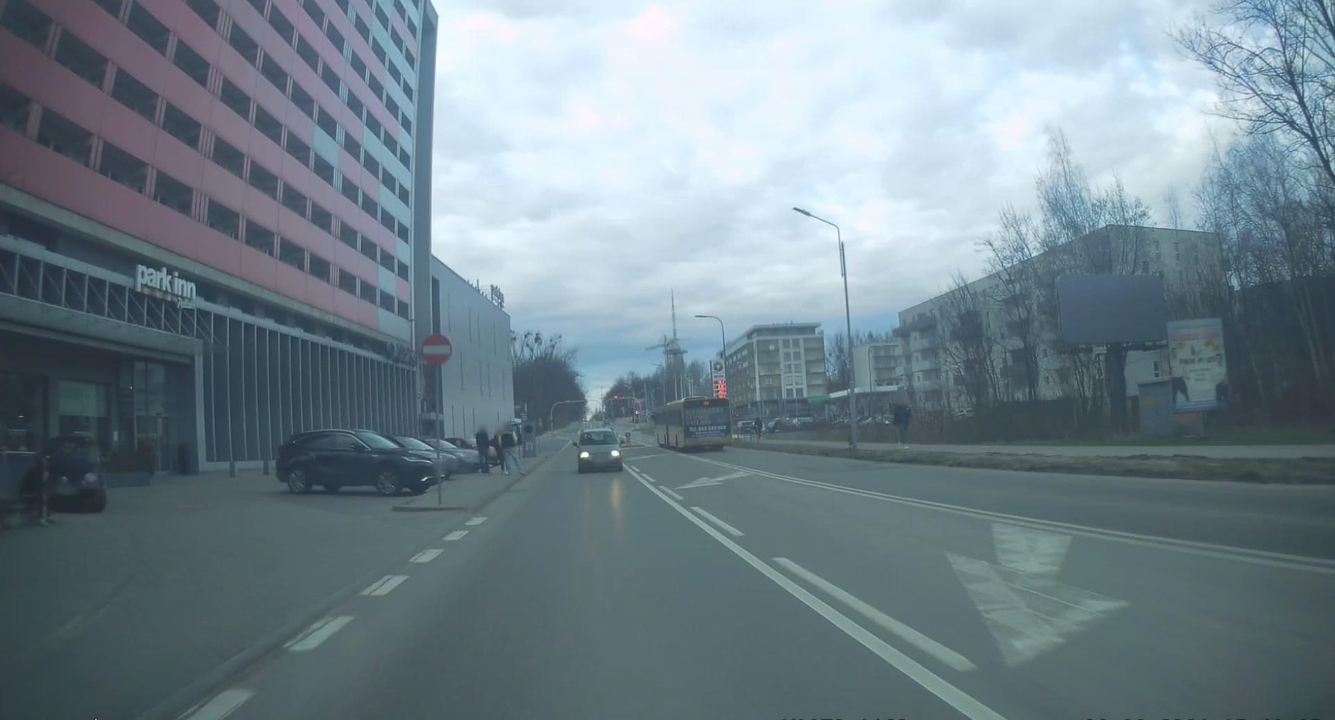Street view near Metropol Hotel Katowice, Chorzów — © edc22 (CC BY-SA · Mapillary)