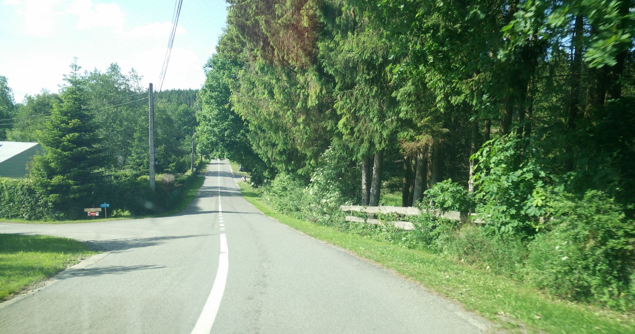 Street view near La Canne à Pêche, Houffalize — © joostjakob (CC BY-SA · Mapillary)