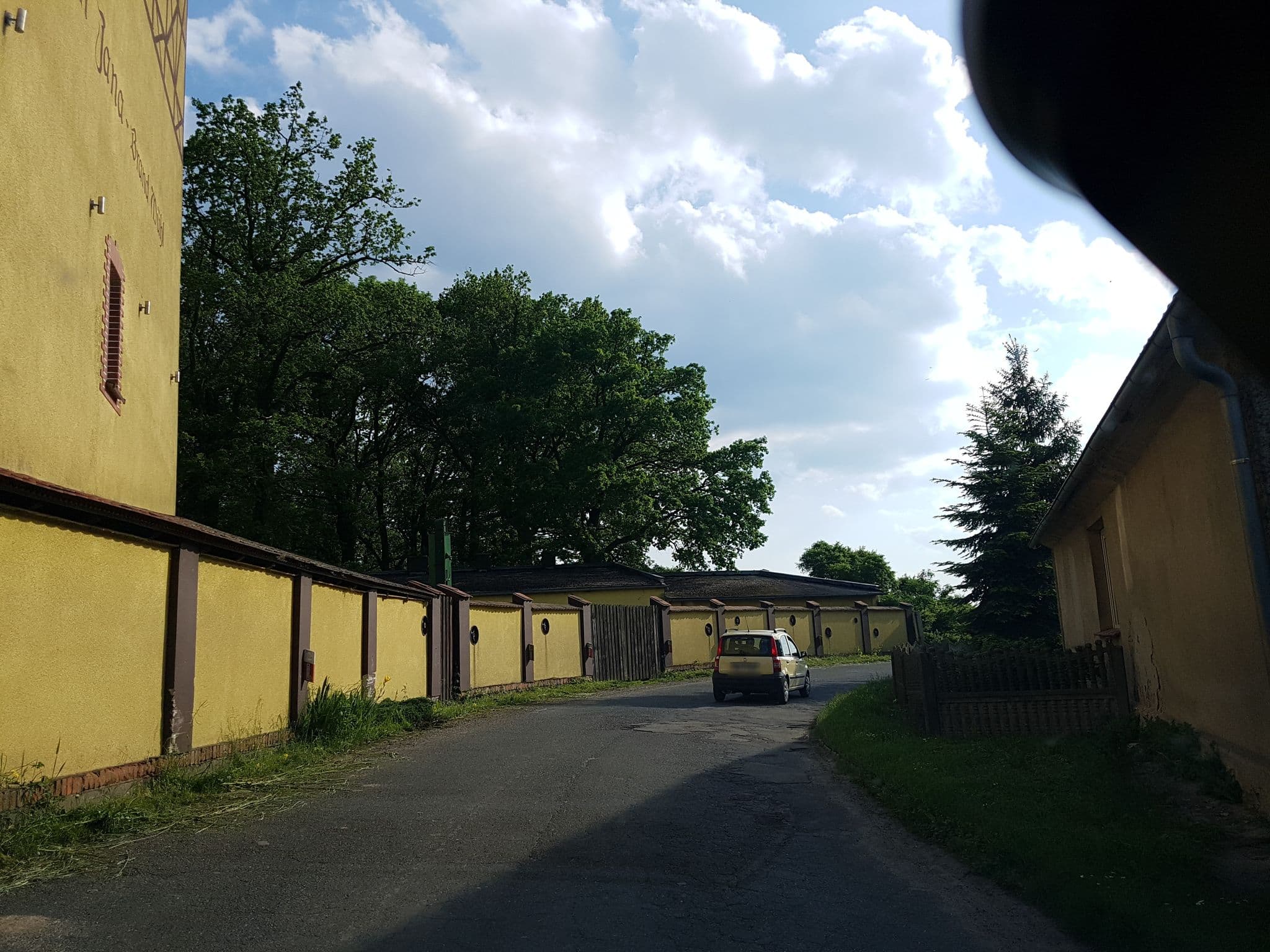 Street view near Młyn Jana, Wiązów — © dsmm (CC BY-SA · Mapillary)