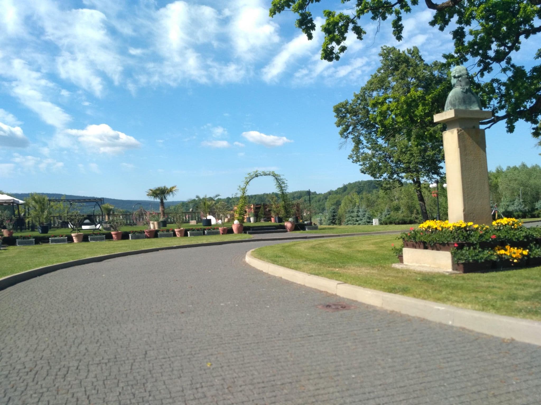 Street view near Zamek Dubiecko, Dubiecko — © czecko (CC BY-SA · Mapillary)
