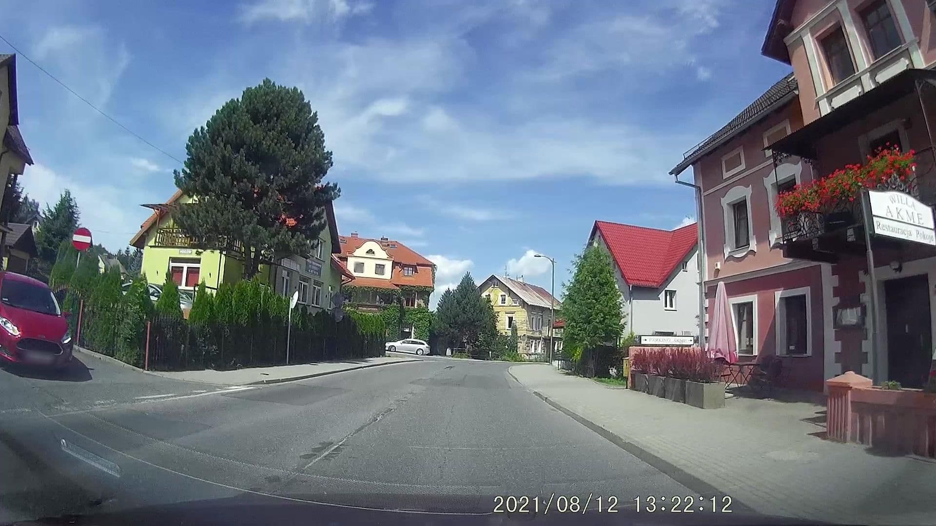 Street view near Willa Akme, Stronie Śląskie — © dasza (CC BY-SA · Mapillary)