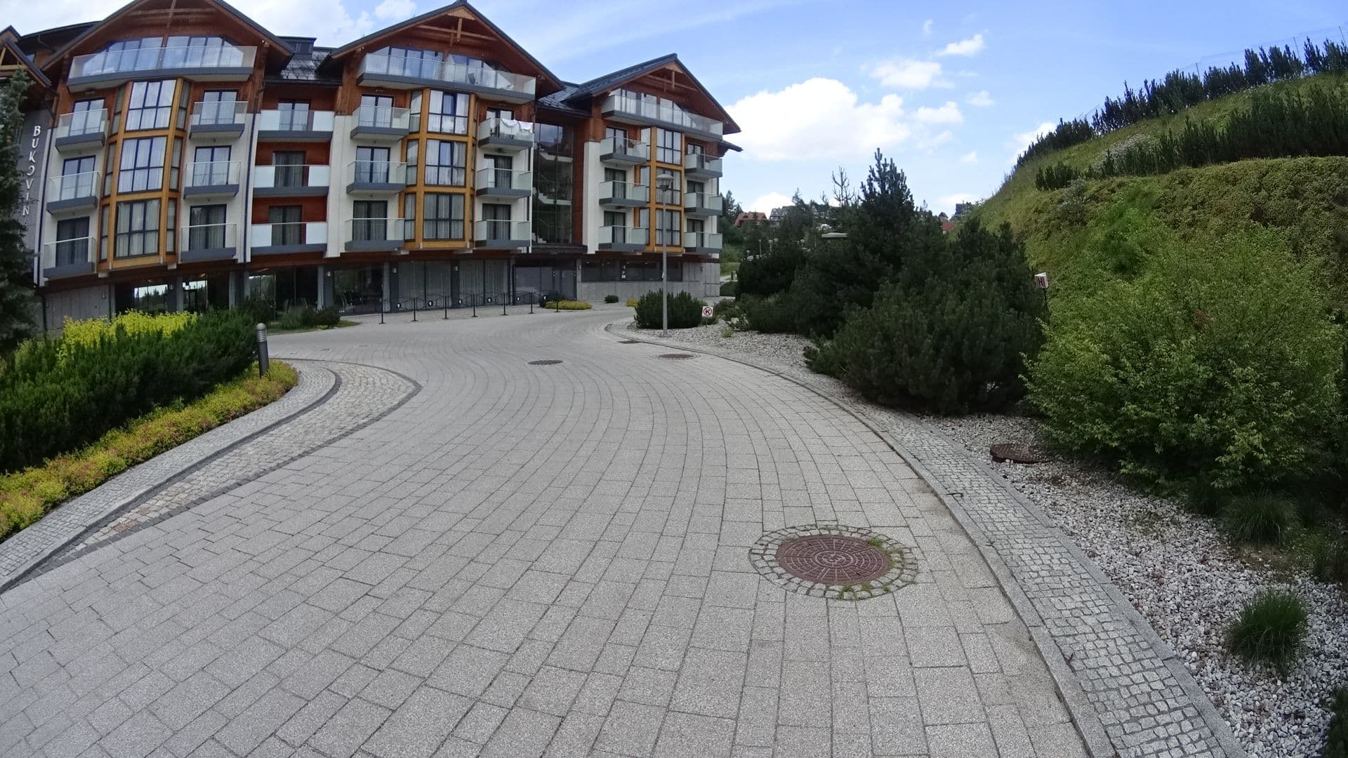 Street view near Bukovina, Bukowina Tatrzańska — © awizonosz (CC BY-SA · Mapillary)