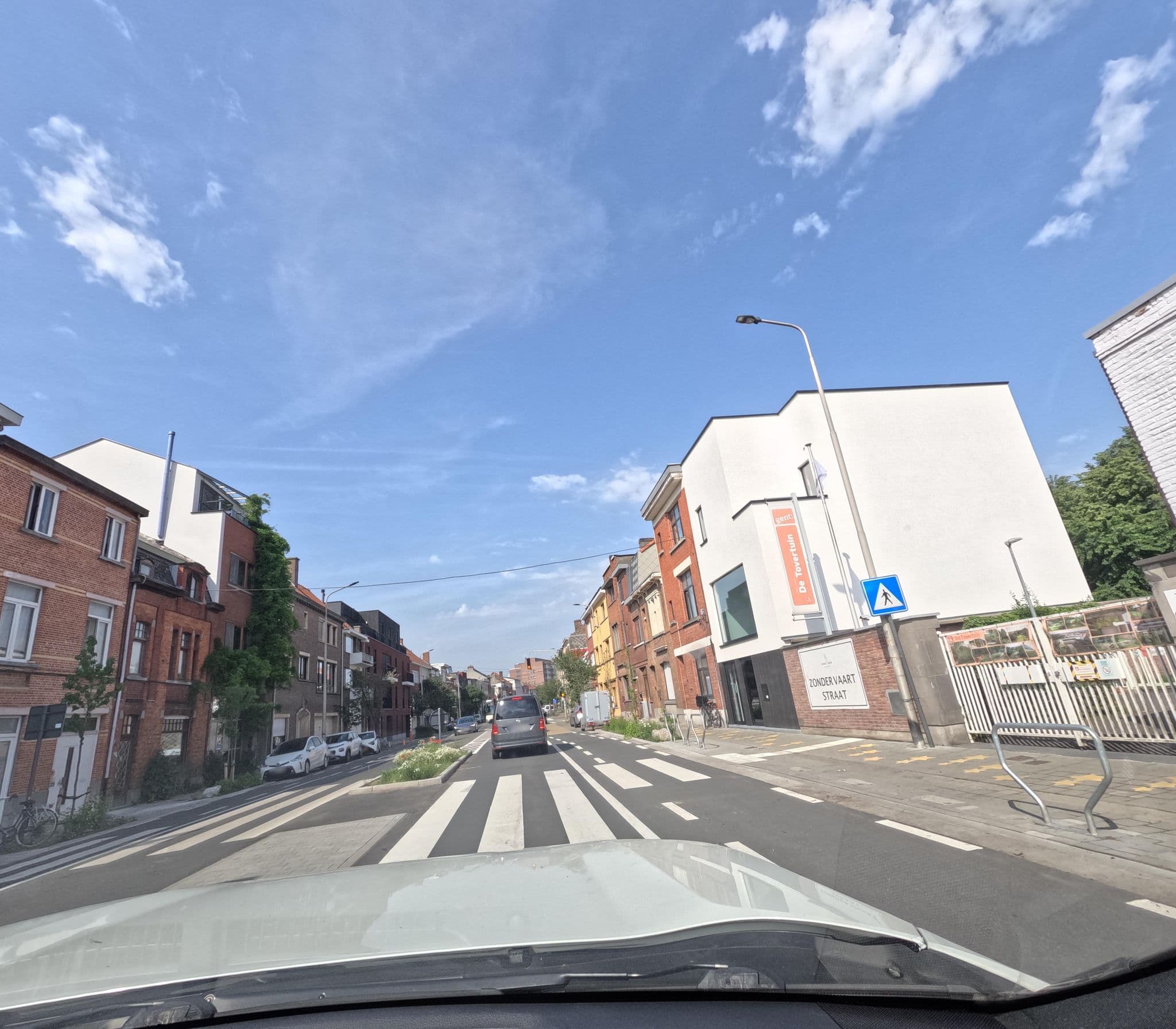 Street view near B&B 1 uit de 100, Mariakerke — © filipc (CC BY-SA · Mapillary)
