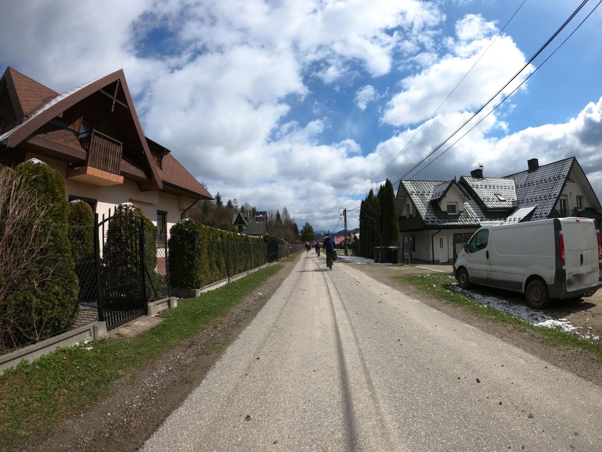 Street view near Willa Boroniówka, Niedzica — © masterofnoroad (CC BY-SA · Mapillary)