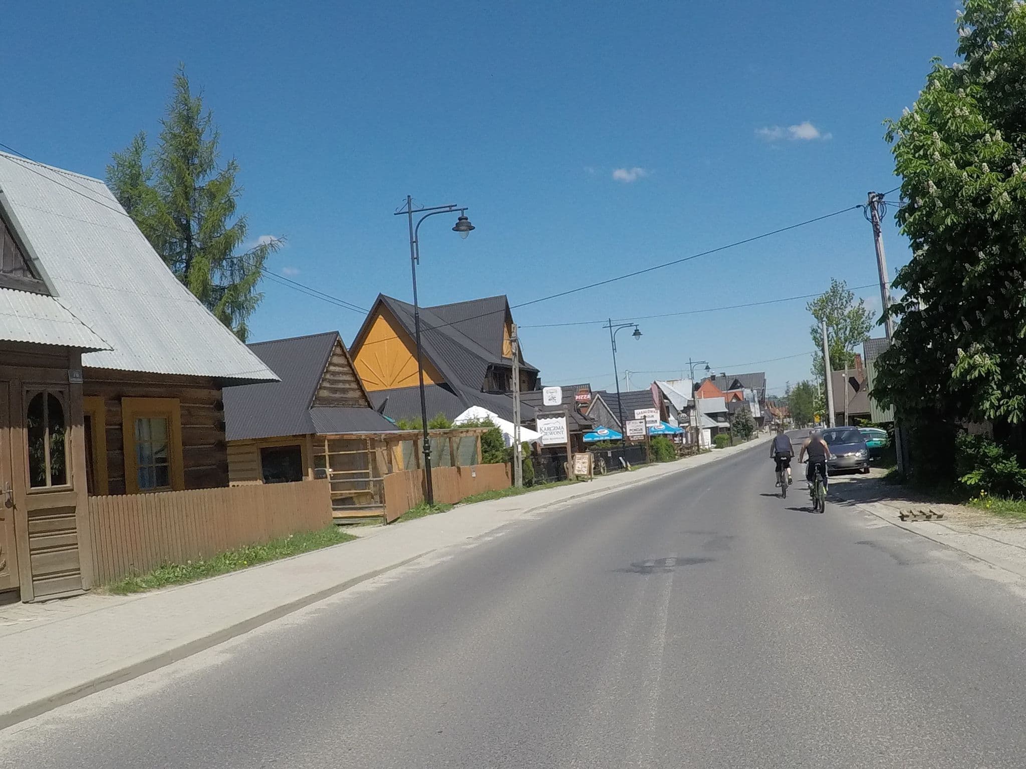 Street view near Willa Mnich, Bukowina Tatrzańska — © chrisbeddow (CC BY-SA · Mapillary)