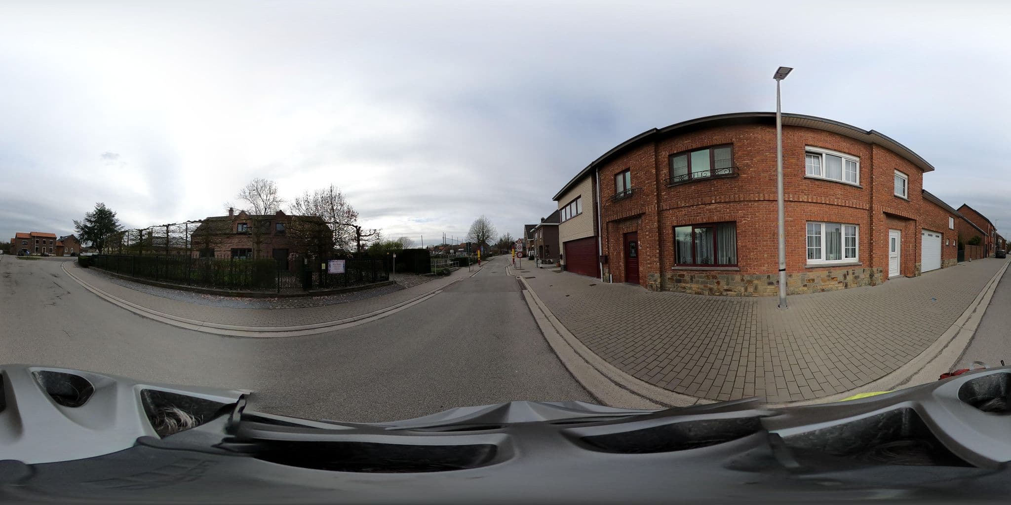 Street view near Vakantiewoning Villa Aluma, Gelinden — © Eebie (CC BY-SA · Mapillary)