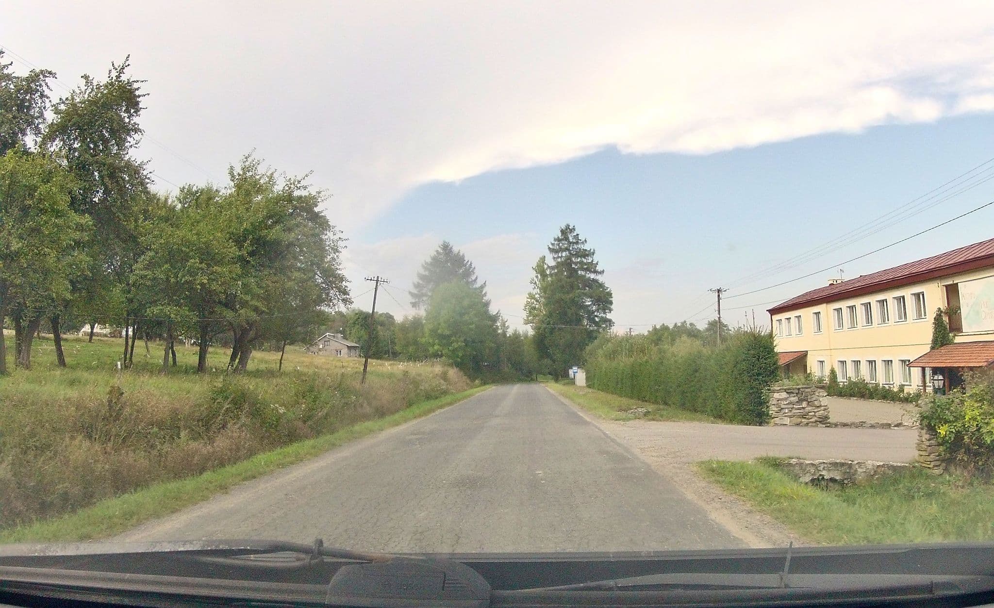 Street view near Pod Chyrową, Dukla — © ekeshkekesh (CC BY-SA · Mapillary)