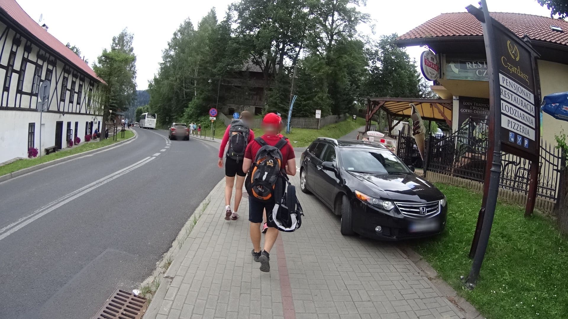 Street view near Pensjonat Czardasz, Niedzica — © awizonosz (CC BY-SA · Mapillary)