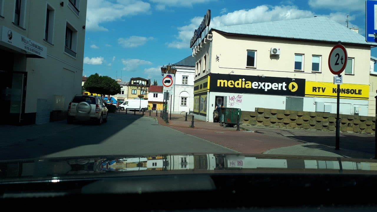 Street view near Willa Czarnieckiego, Warka — © picturehoover (CC BY-SA · Mapillary)