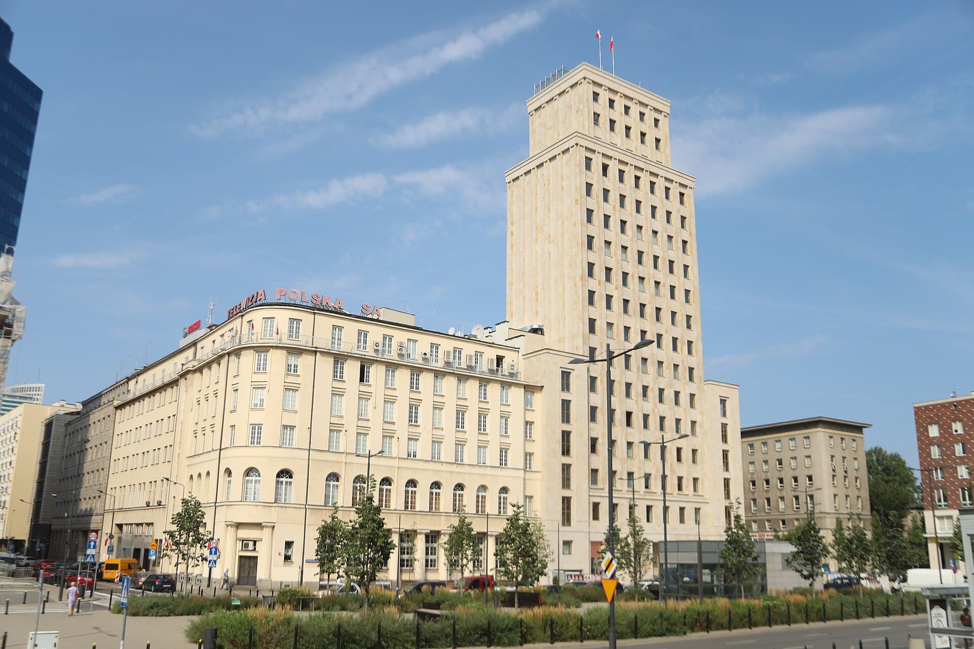 Hotel Warszawa (via Wikimedia Commons, CC0)