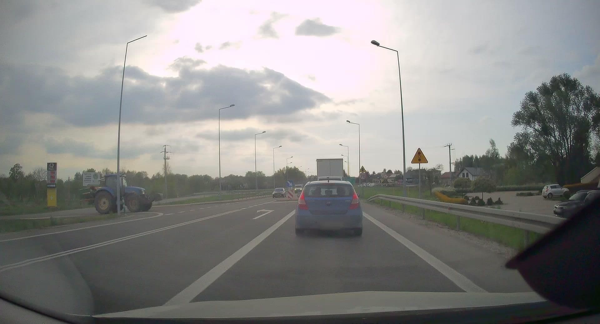 Street view near Kasztel, Rzezawa — © edc22 (CC BY-SA · Mapillary)