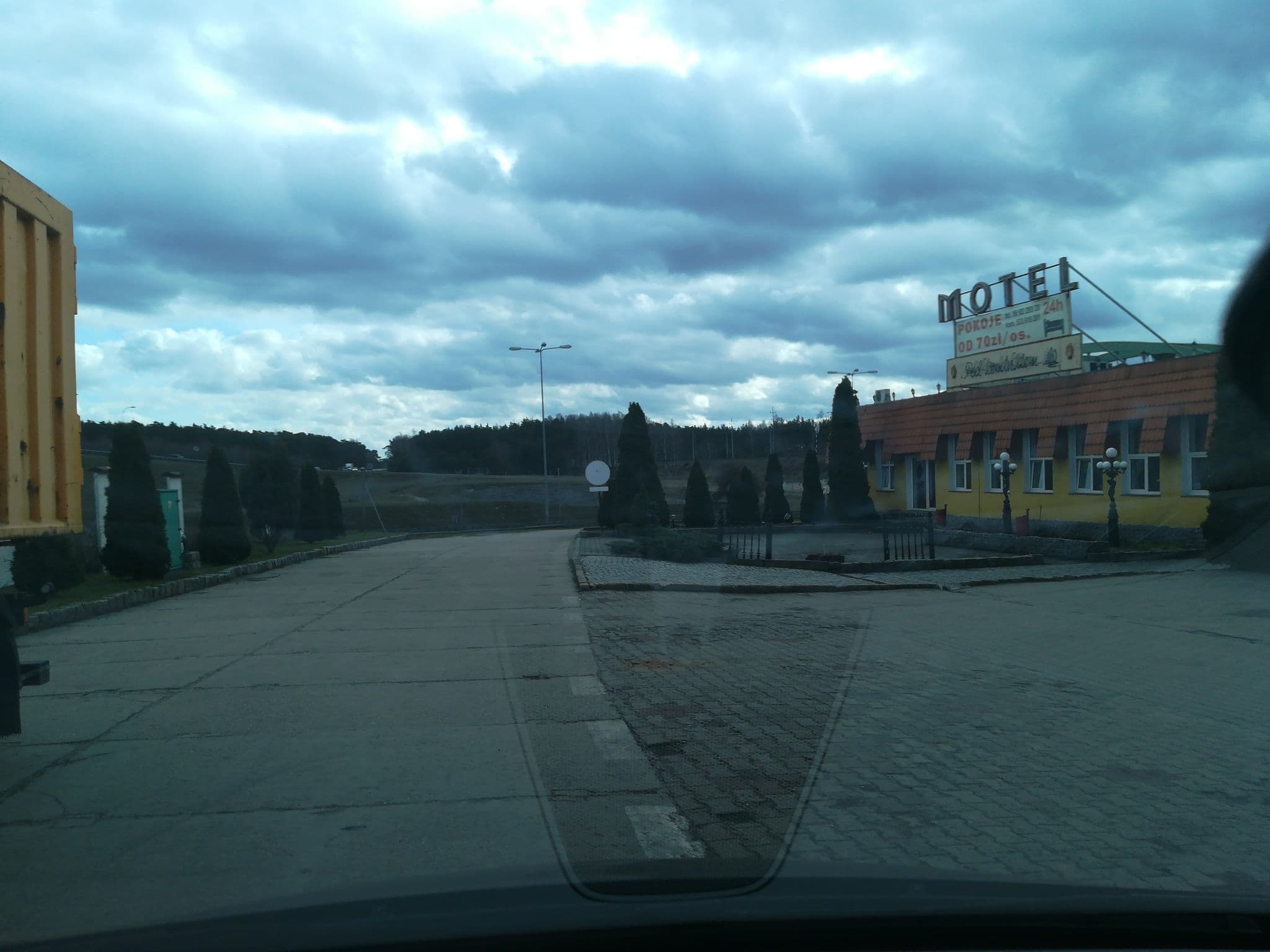 Street view near Zajazd Pod Kominkiem, Toruń — © mhenclik (CC BY-SA · Mapillary)