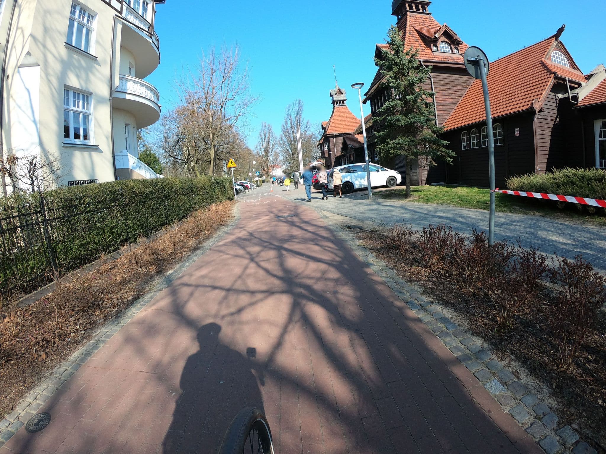 Street view near Hotel Chiński Zhong Hua, Sopot — © masterofnoroad (CC BY-SA · Mapillary)