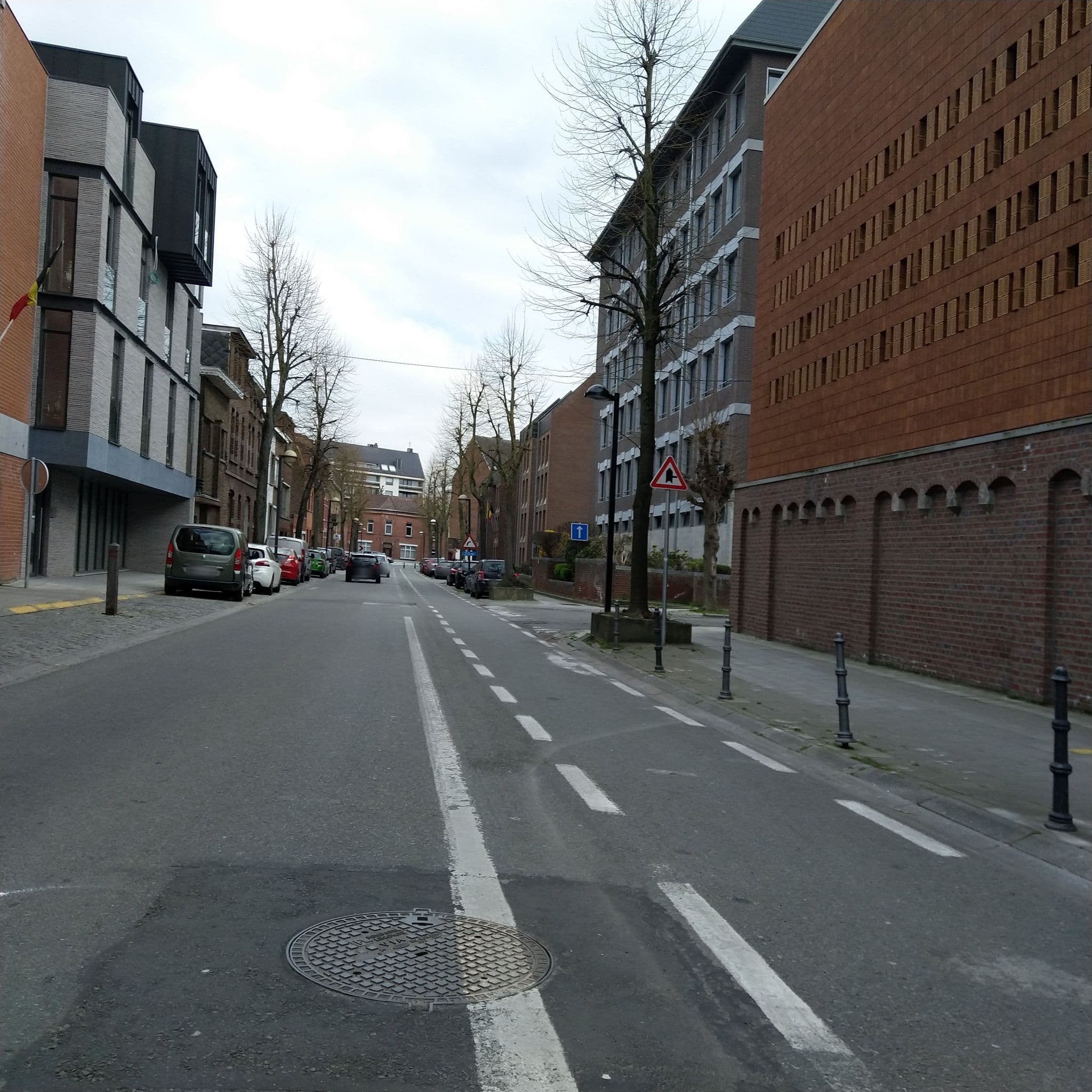 Street view near B&B Hotels, Mons — © padididejurbise (CC BY-SA · Mapillary)