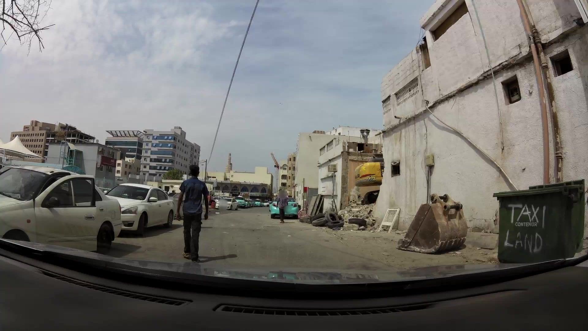 Street view near Jamal Hotel, Farīq al Hitmī — © kaartcam (CC BY-SA · Mapillary)