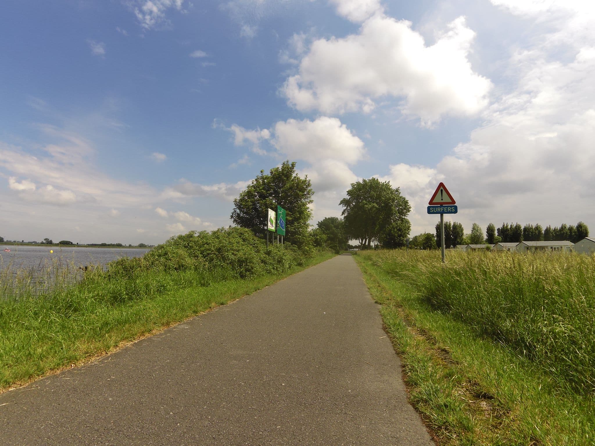 Street view near Wood Lodge, Nieuwpoort — © zors1843 (CC BY-SA · Mapillary)