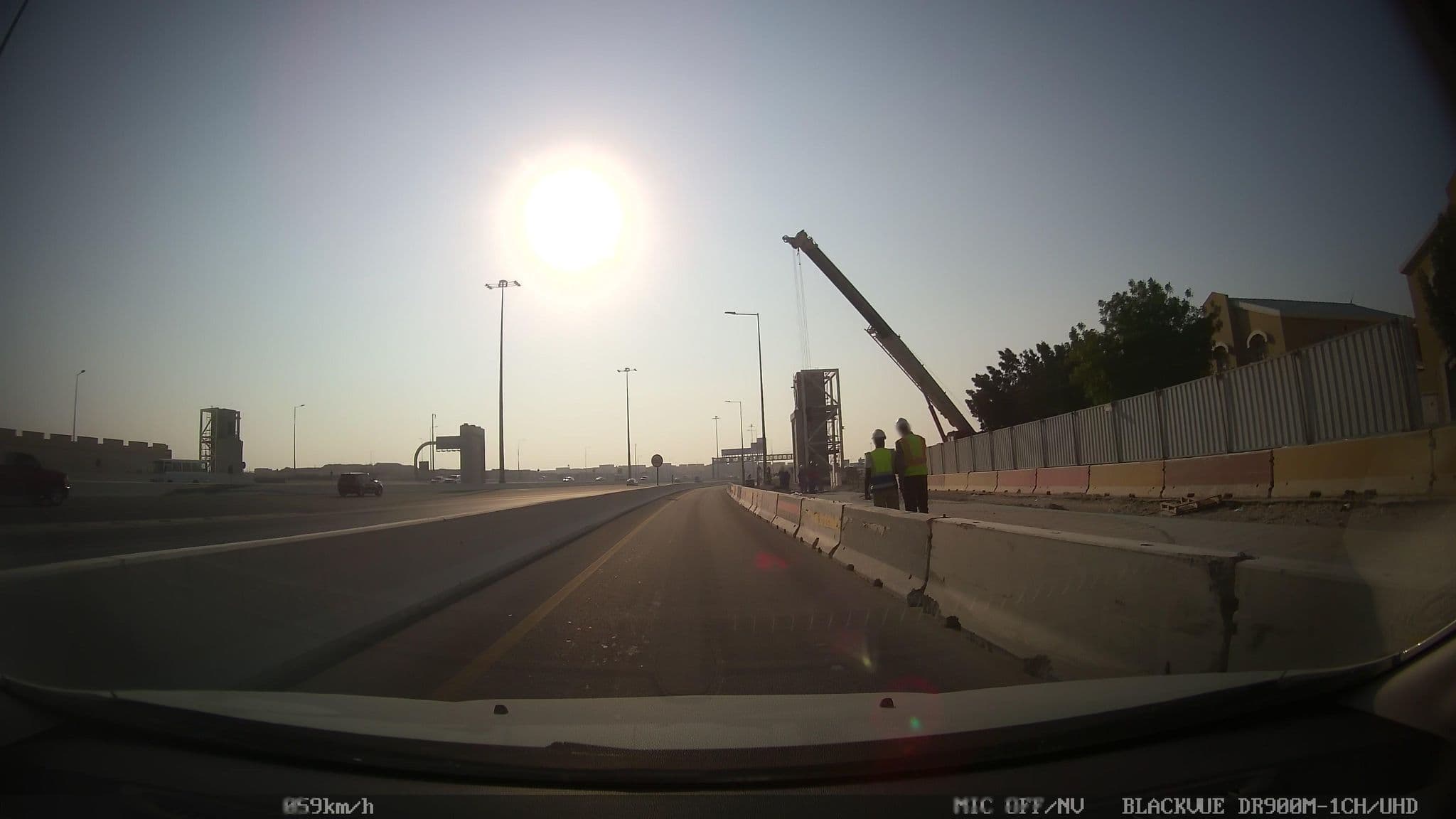 Street view near Baba Nasir lakhta 48, Madīnat Khalīfah — © kaart_2 (CC BY-SA · Mapillary)