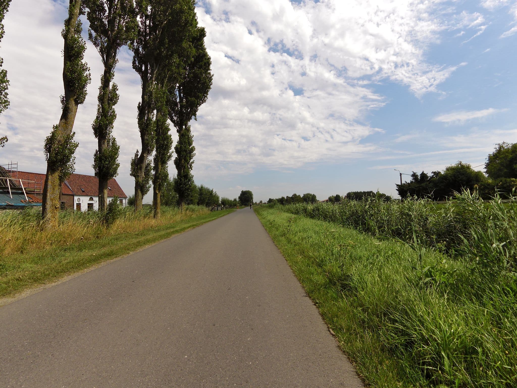 Street view near Maenhoudthoeve, Snaaskerke — © zors1843 (CC BY-SA · Mapillary)