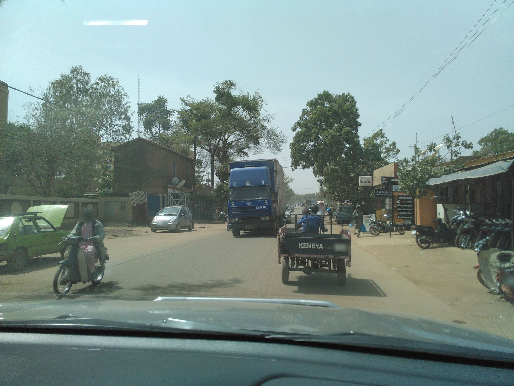 Street view near Hôtel Kilmandjaro, Ouagadougou