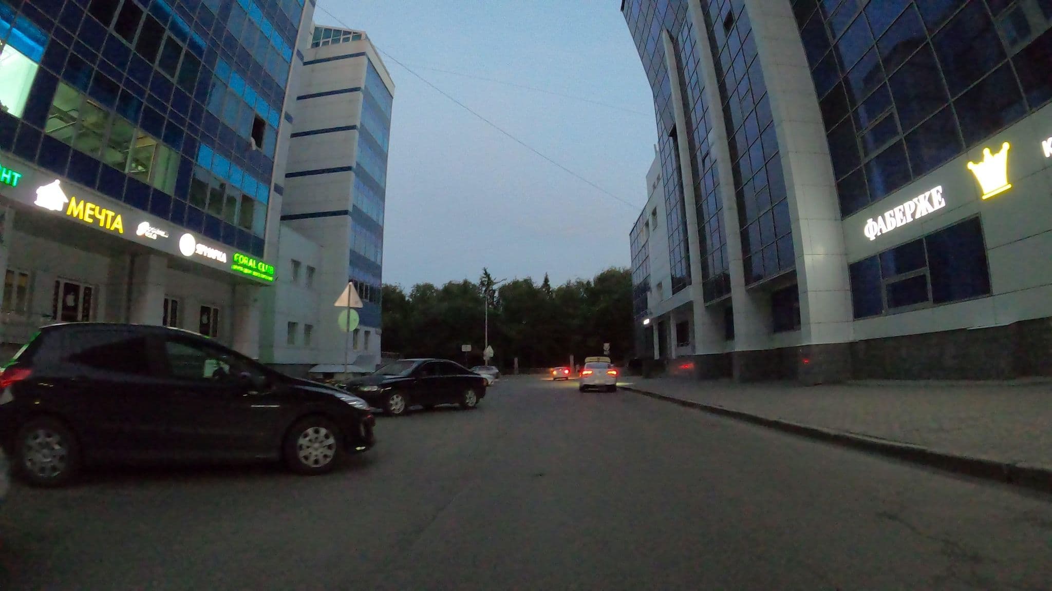 Street view near roomshostel, Yekaterinburg — © trolleway (CC BY-SA · Mapillary)