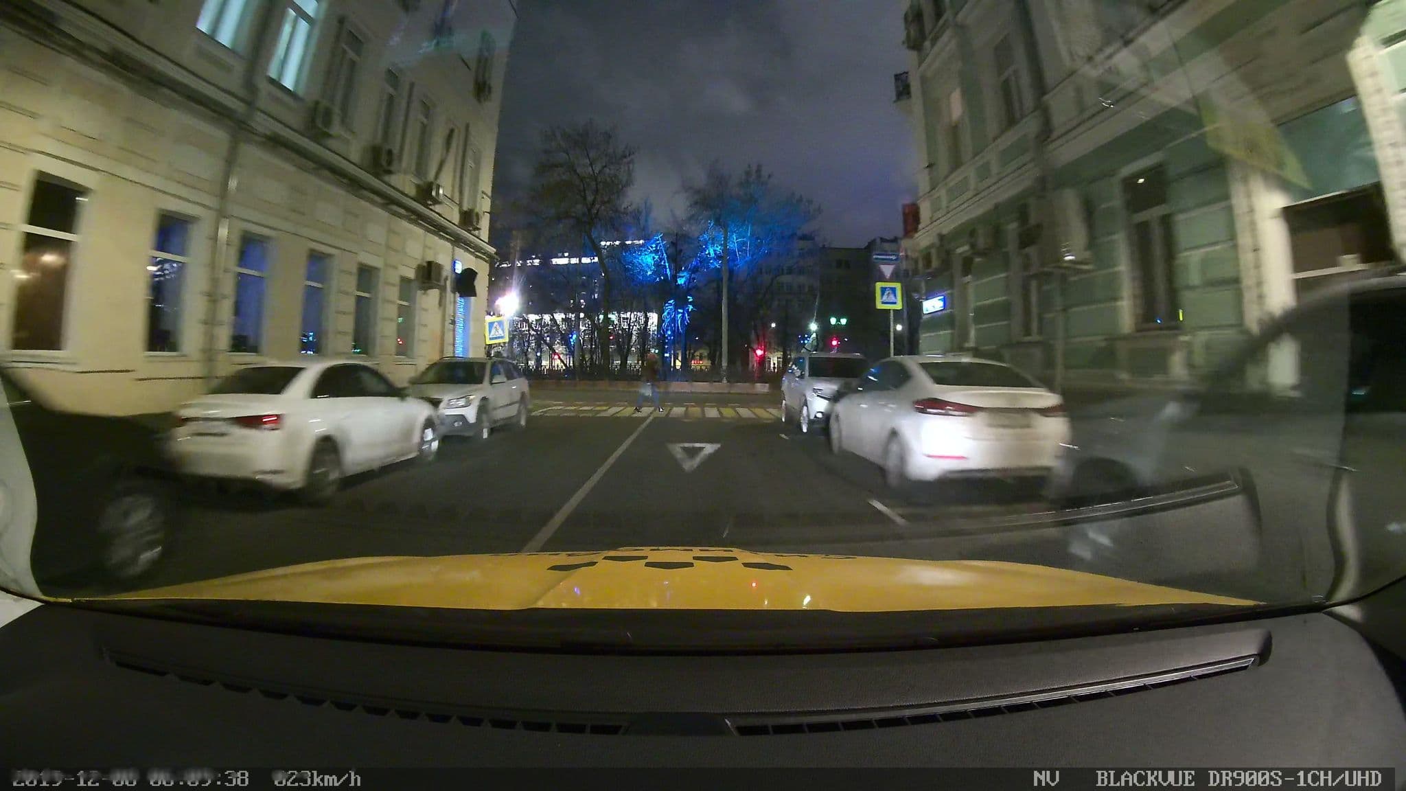 Street view near Bouchee, Moscow — © city_admin (CC BY-SA · Mapillary)