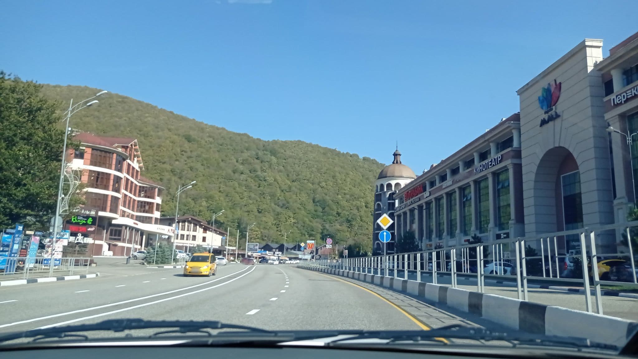 Street view near Grand Way, Vysokoye — © petunder (CC BY-SA · Mapillary)