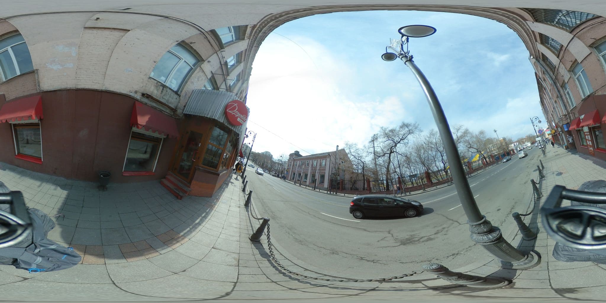 Street view near Luna, Vladivostok — © trolleway (CC BY-SA · Mapillary)