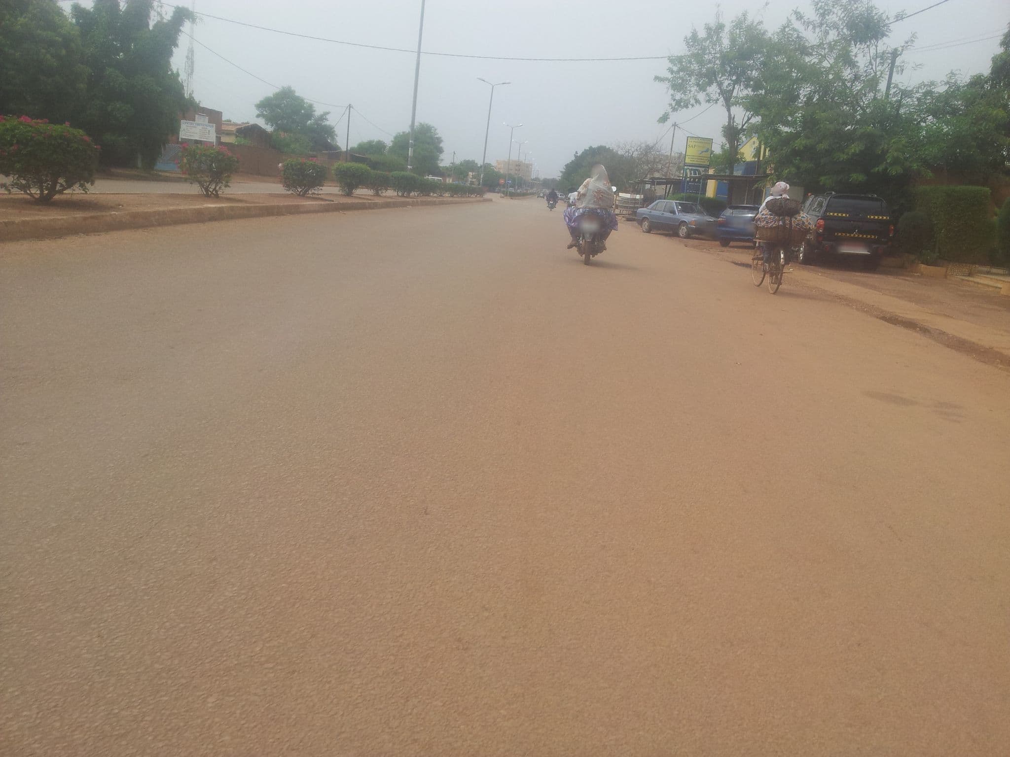Street view near HOTEL AVENIR, Ouagadougou
