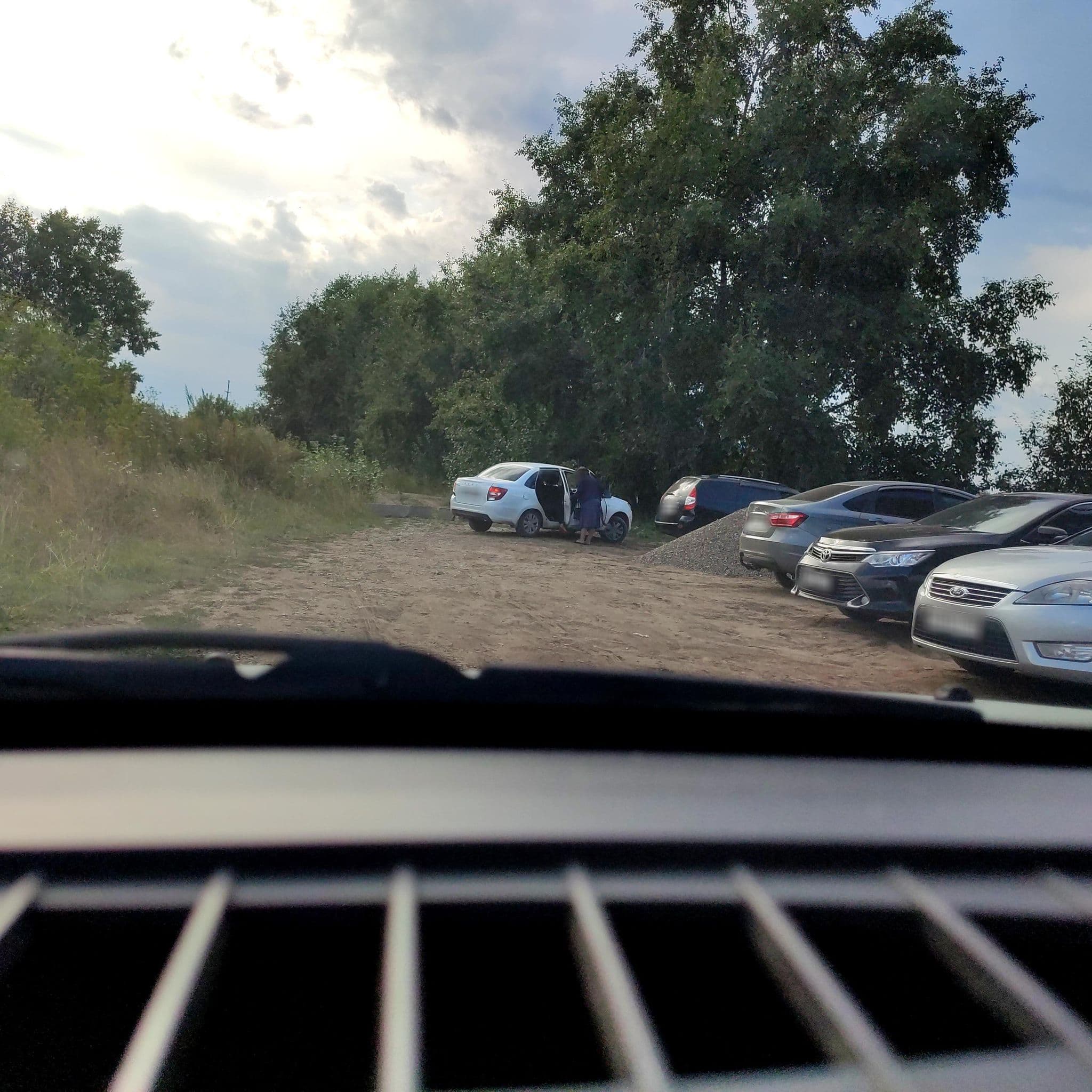 Street view near База отдыха «Monkey River Park (Обезьяний речной парк)», Kondratovo — © phoneuploader (CC BY-SA · Mapillary)