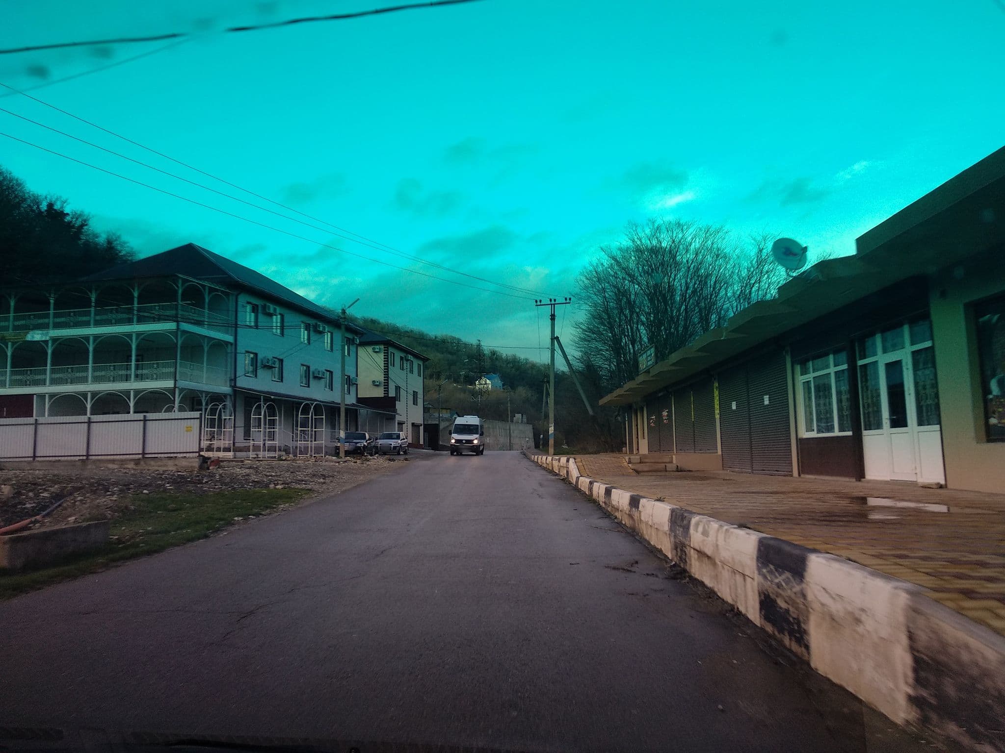 Street view near Studio Deluxe, Novomikhaylovskiy — © bazich (CC BY-SA · Mapillary)