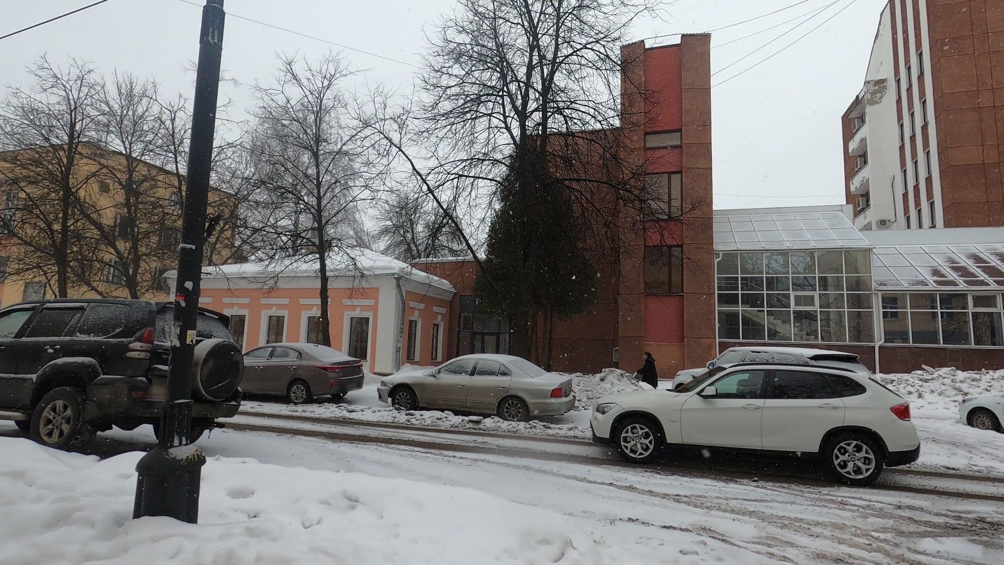 Street view near Yarhotel Centre, Yaroslavl — © trolleway (CC BY-SA · Mapillary)