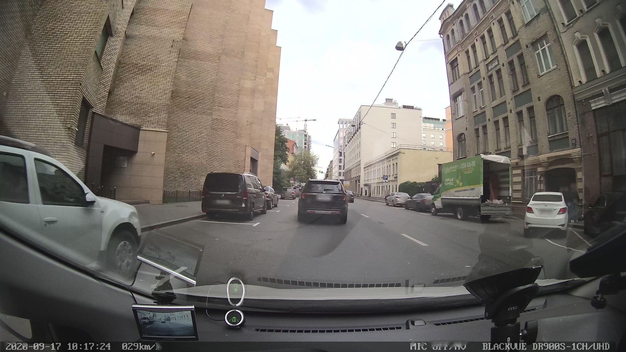 Street view near Gentalion, Presnenskiy — © petunder (CC BY-SA · Mapillary)