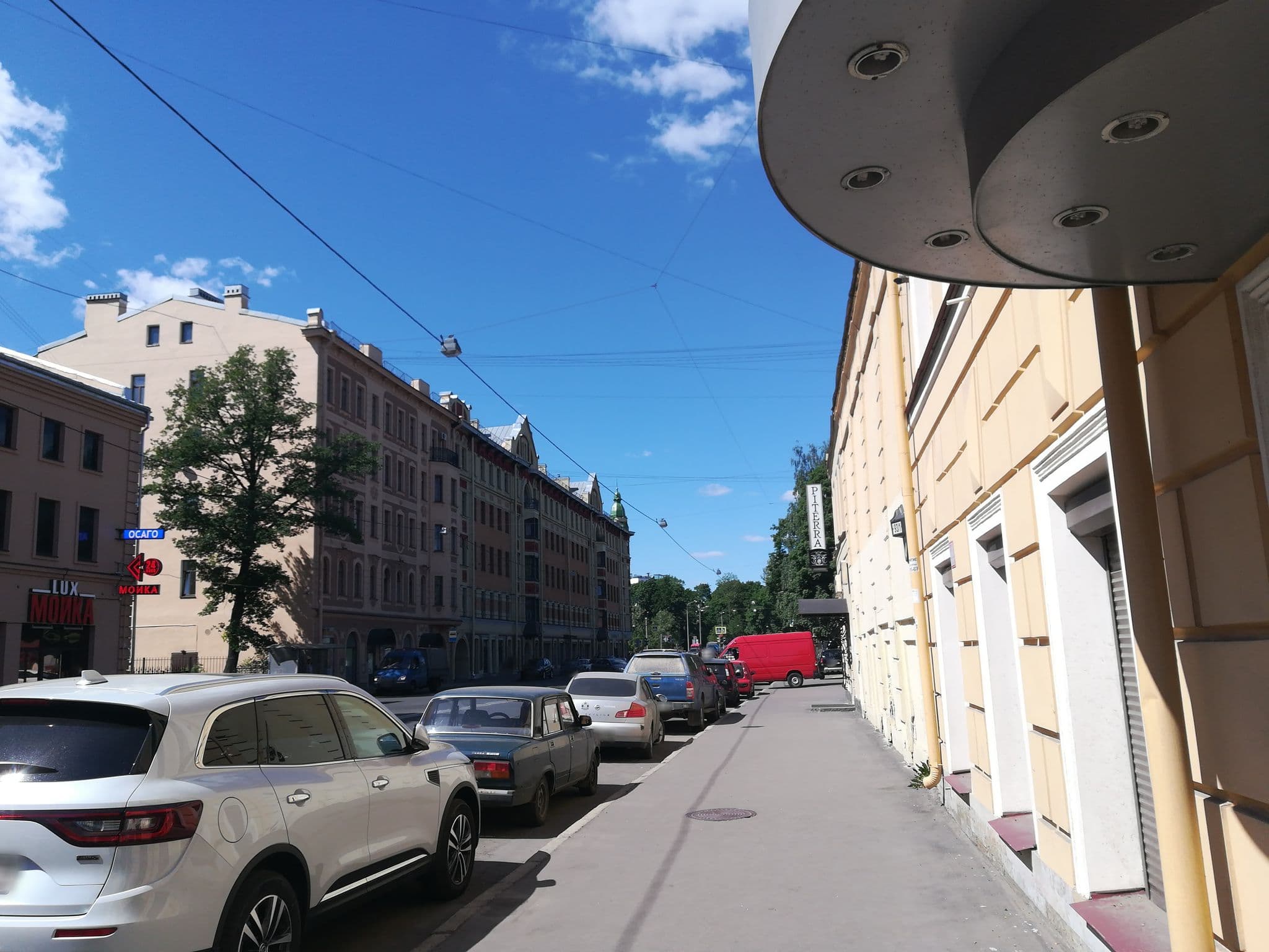Street view near Art Nuvo Palace, Vasyl'evsky Ostrov — © dvd1973 (CC BY-SA · Mapillary)