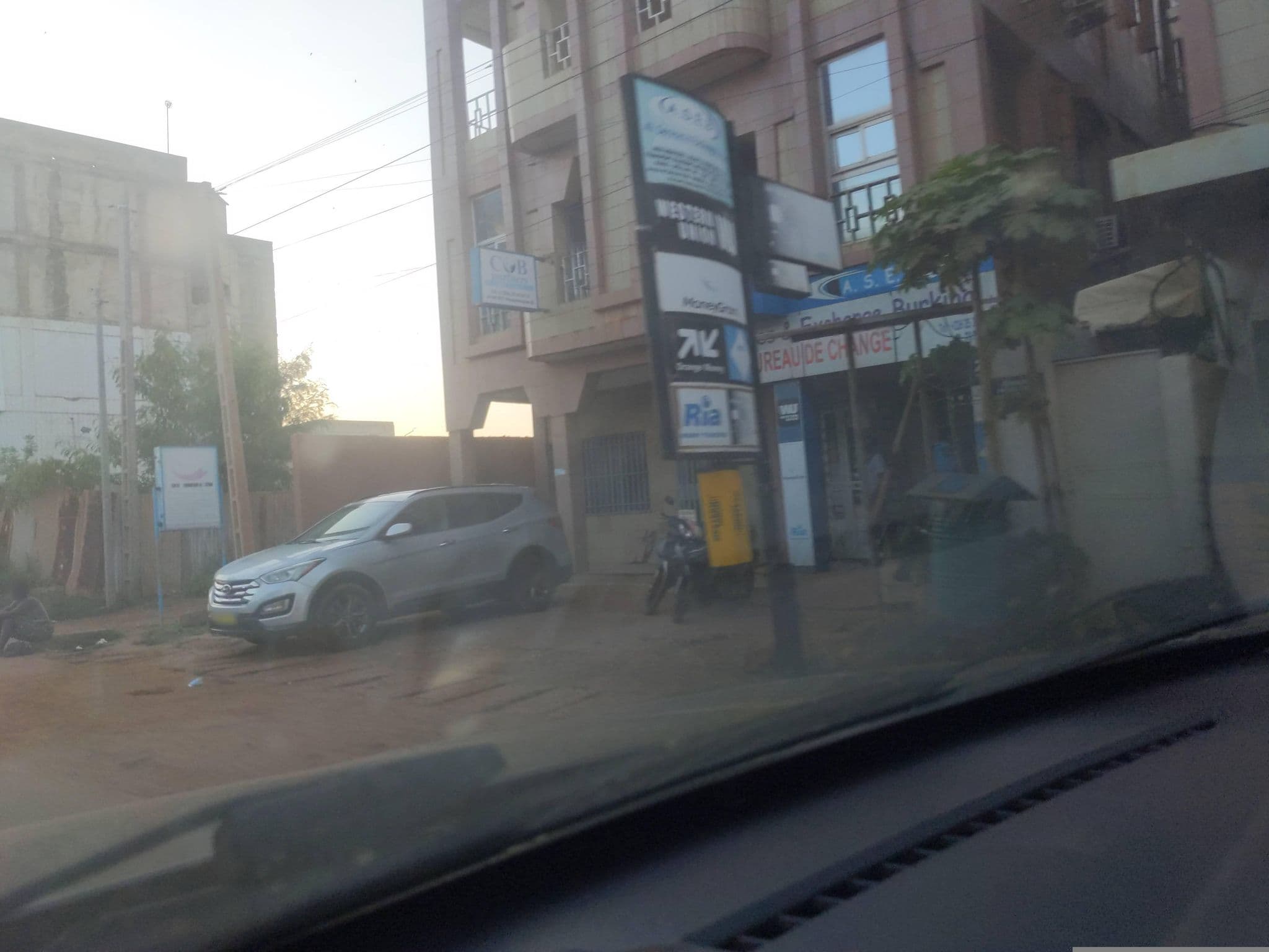 Street view near Residence Tang-zugu, Ouagadougou