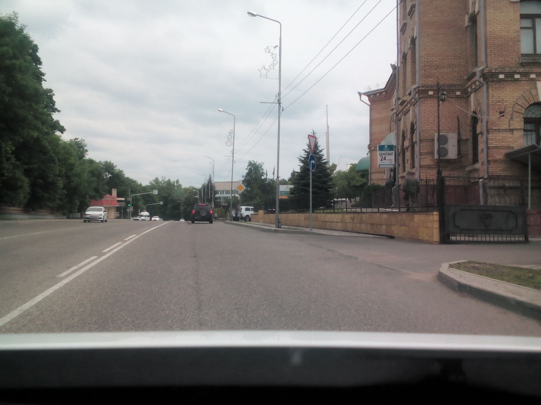 Street view near Отель Pechorinn, Zheleznovodsk — © kildm (CC BY-SA · Mapillary)