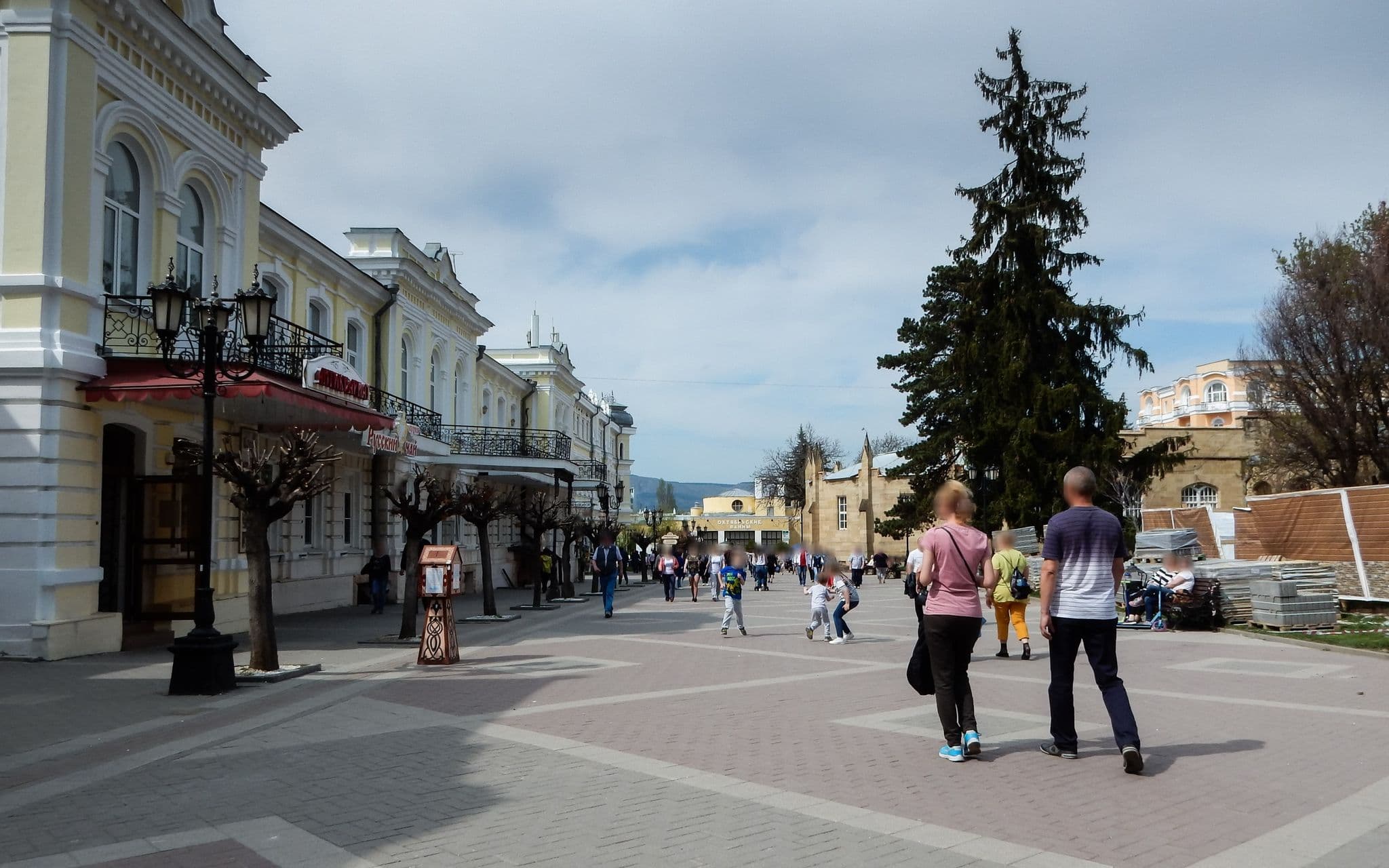 Street view near Санаторий "Нарзан" корпус №4, Kislovodsk — © artguard (CC BY-SA · Mapillary)