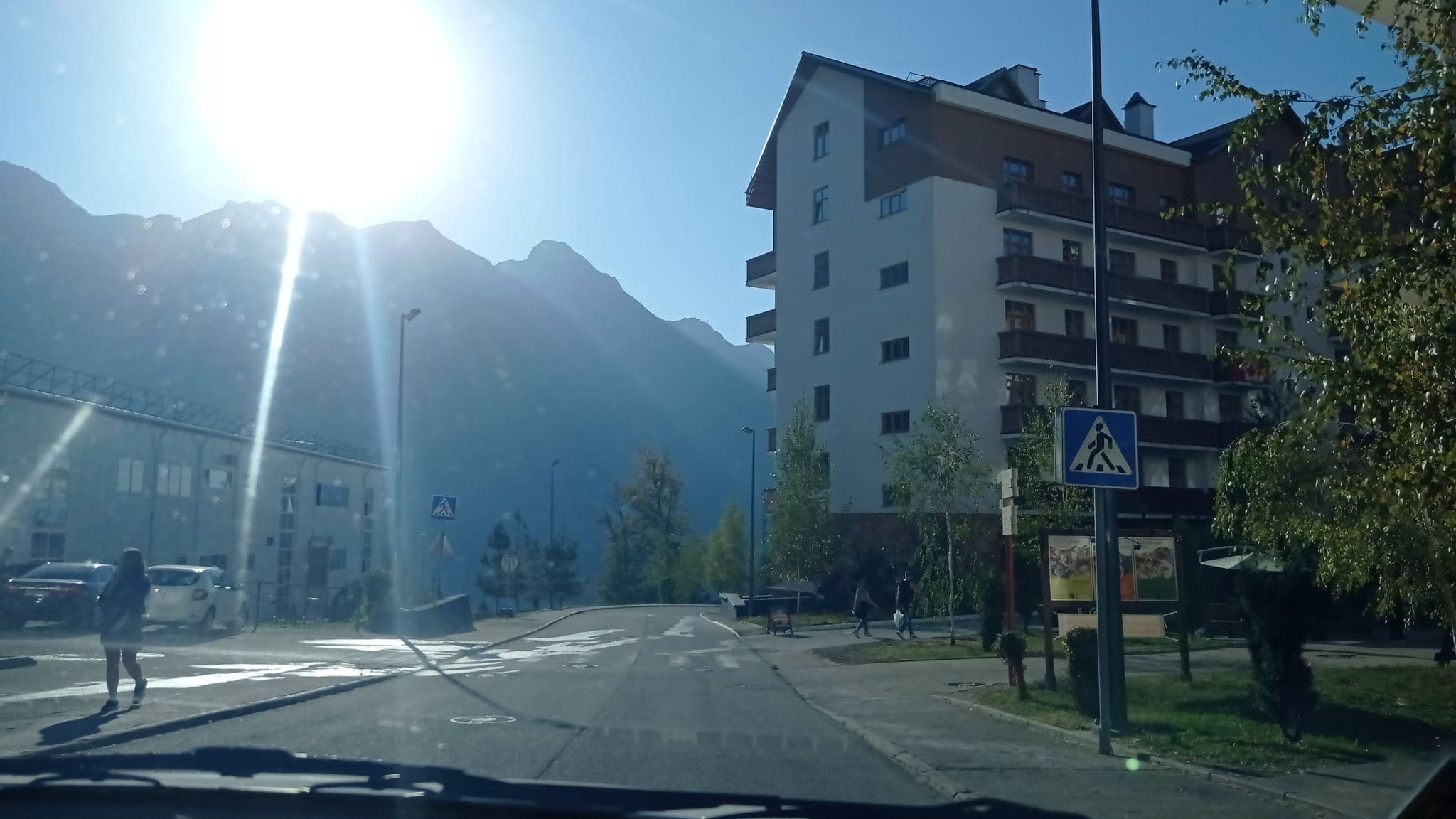 Street view near Приют Панды - корпус 1, Vysokoye — © petunder (CC BY-SA · Mapillary)