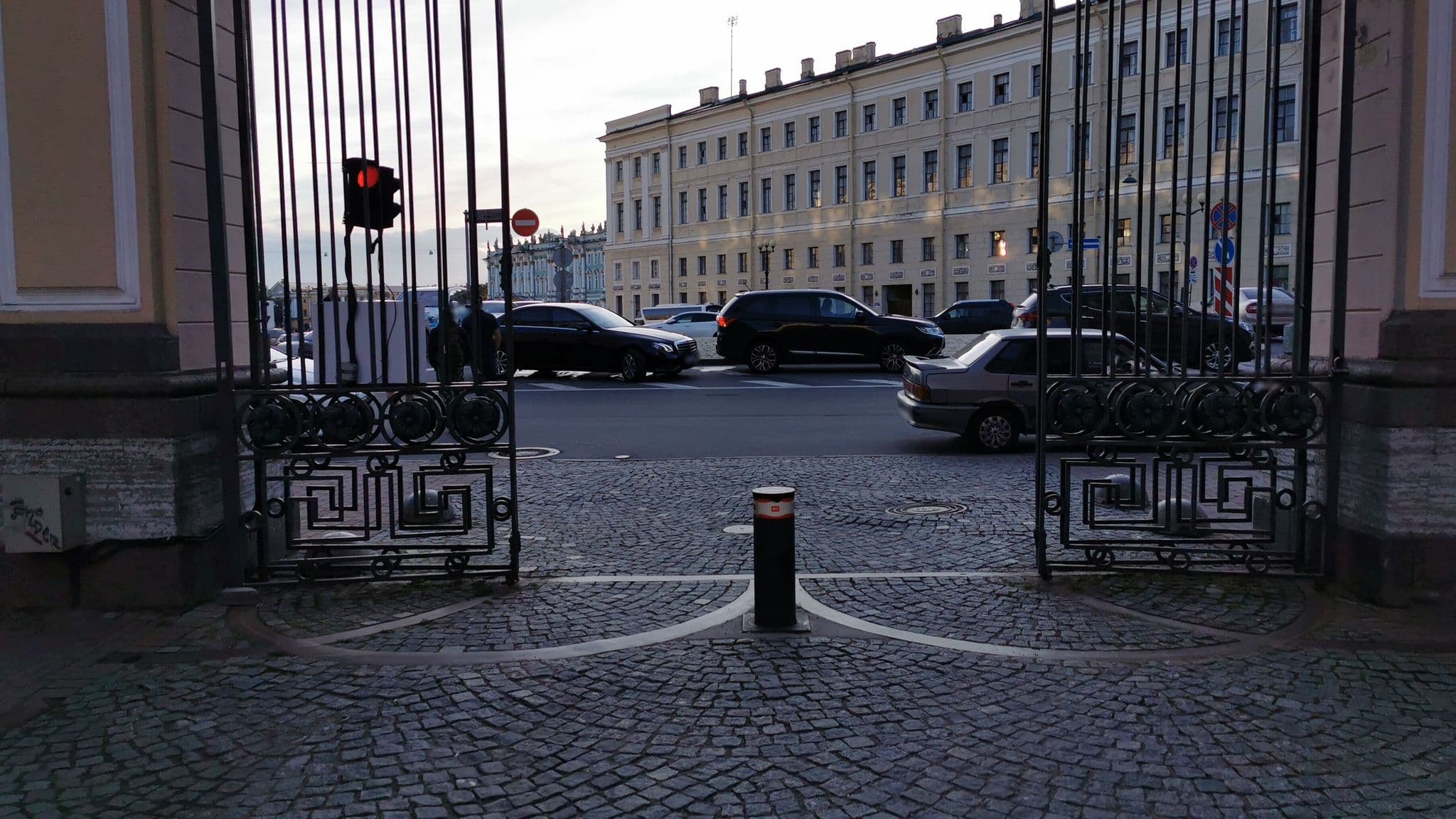 Street view near Гранд отель Мойка 22, Saint Petersburg — © GaMiKo (CC BY-SA · Mapillary)