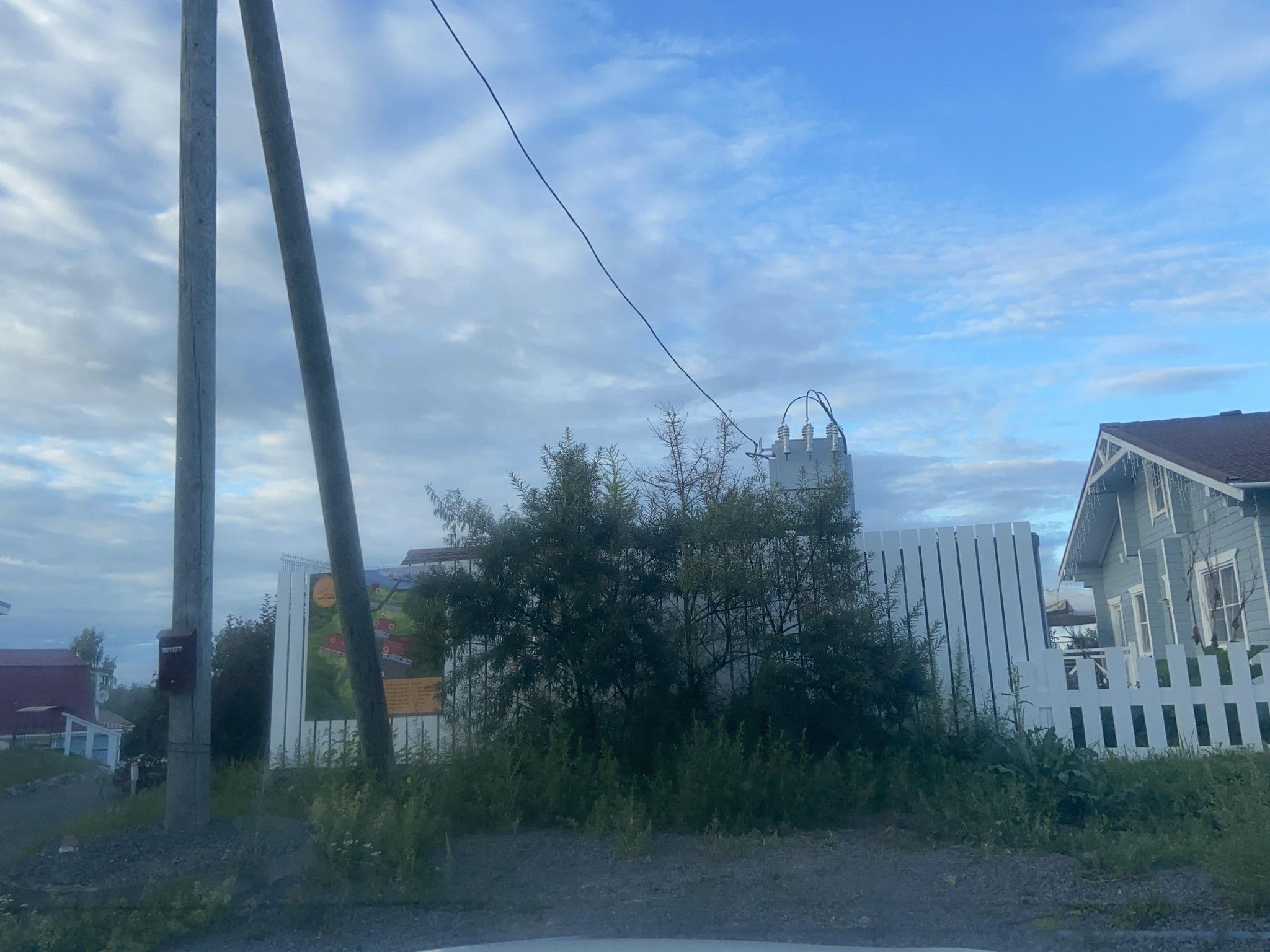 Street view near Karelian Rocky House, Yanishpole — © svetleyshiy (CC BY-SA · Mapillary)
