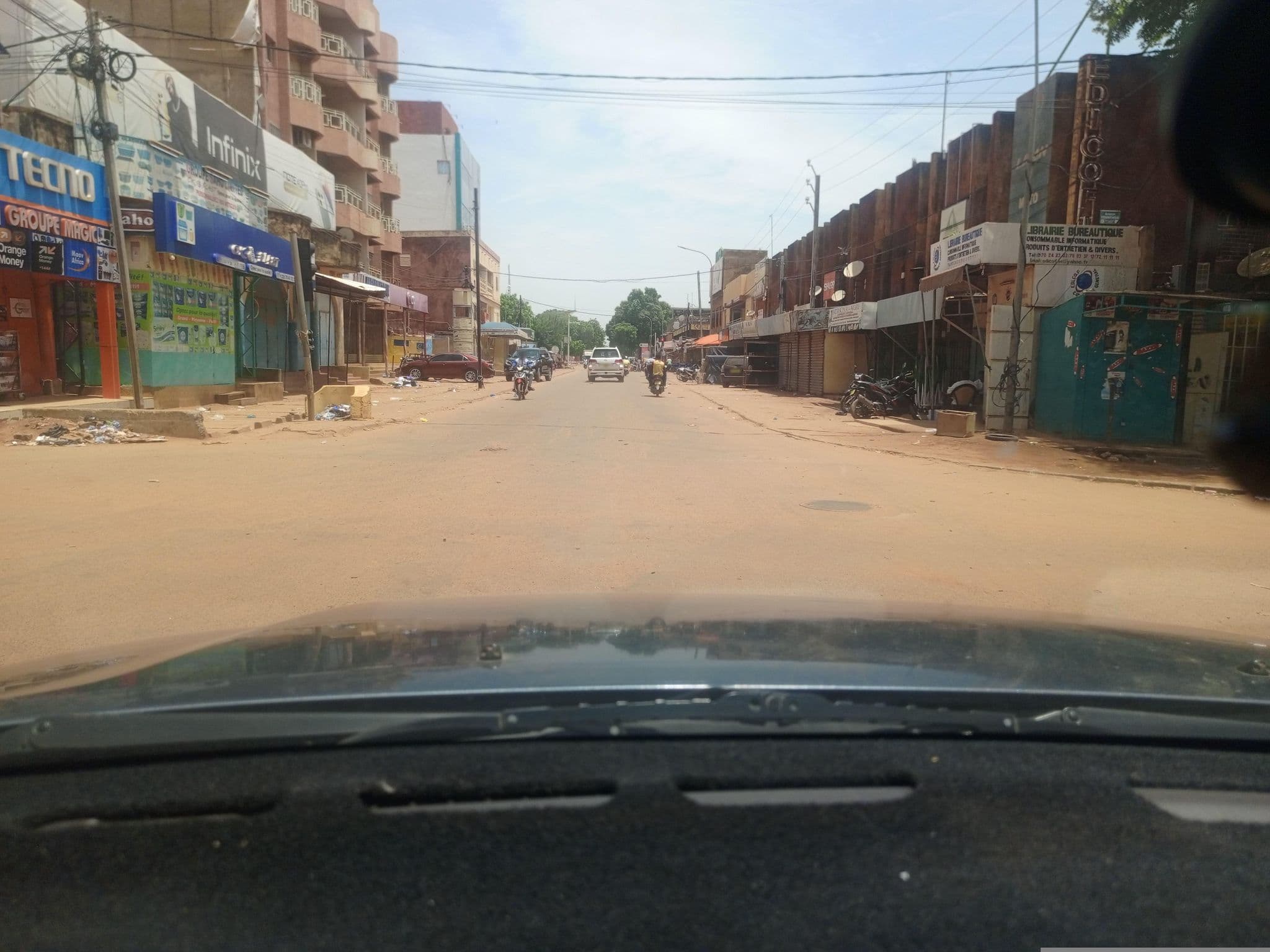 Street view near Hôtel Palm Beach Annexe, Ouagadougou