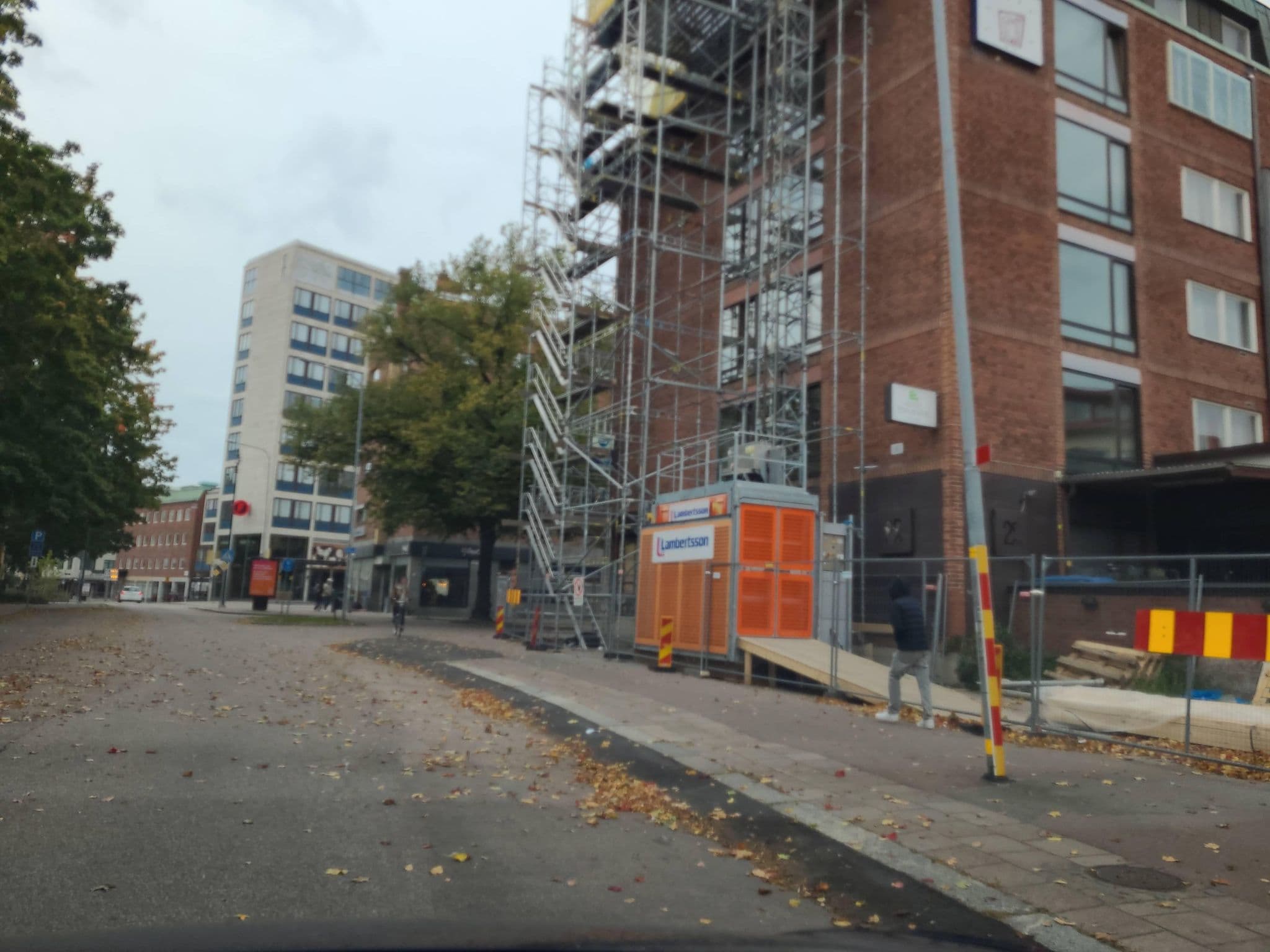 Street view near Best Western Hotel Esplanade, Västerås — © jopparn (CC BY-SA · Mapillary)