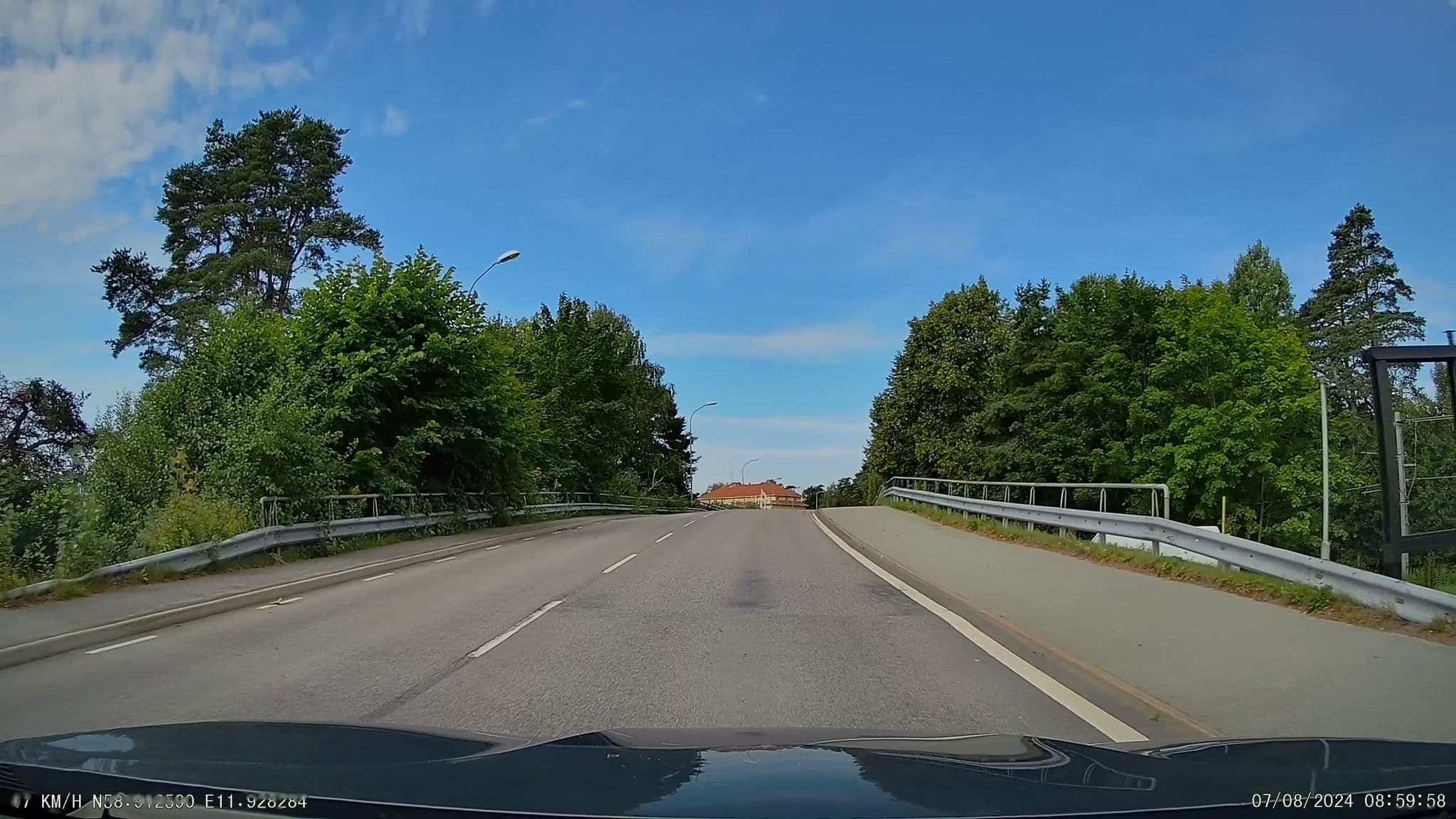 Street view near Hotel Carl XII, Ed — © thewizard (CC BY-SA · Mapillary)